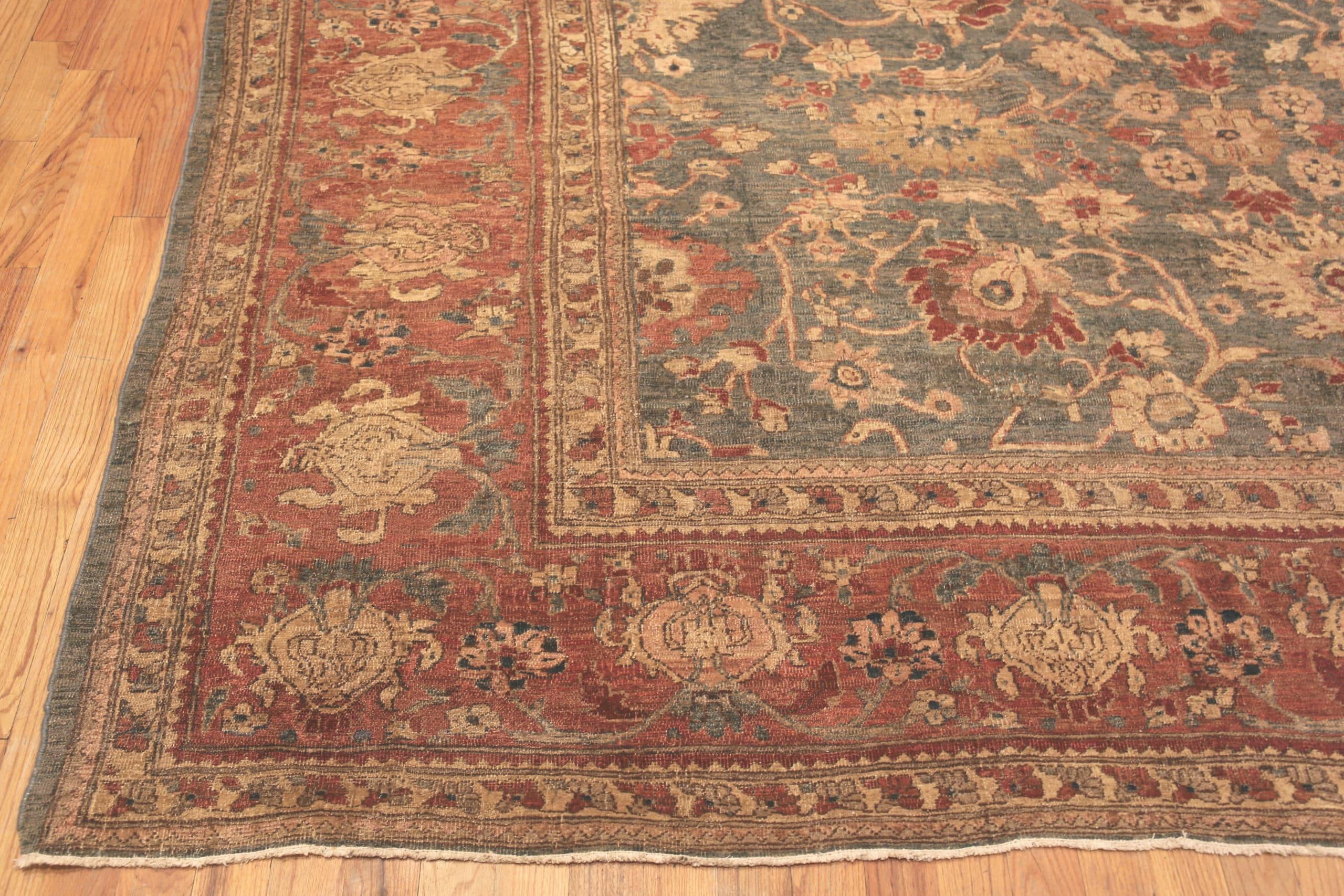 Antique Persian Sultanabad Rug. 14 ft 9 in x 23 ft 6 in  In Good Condition For Sale In New York, NY