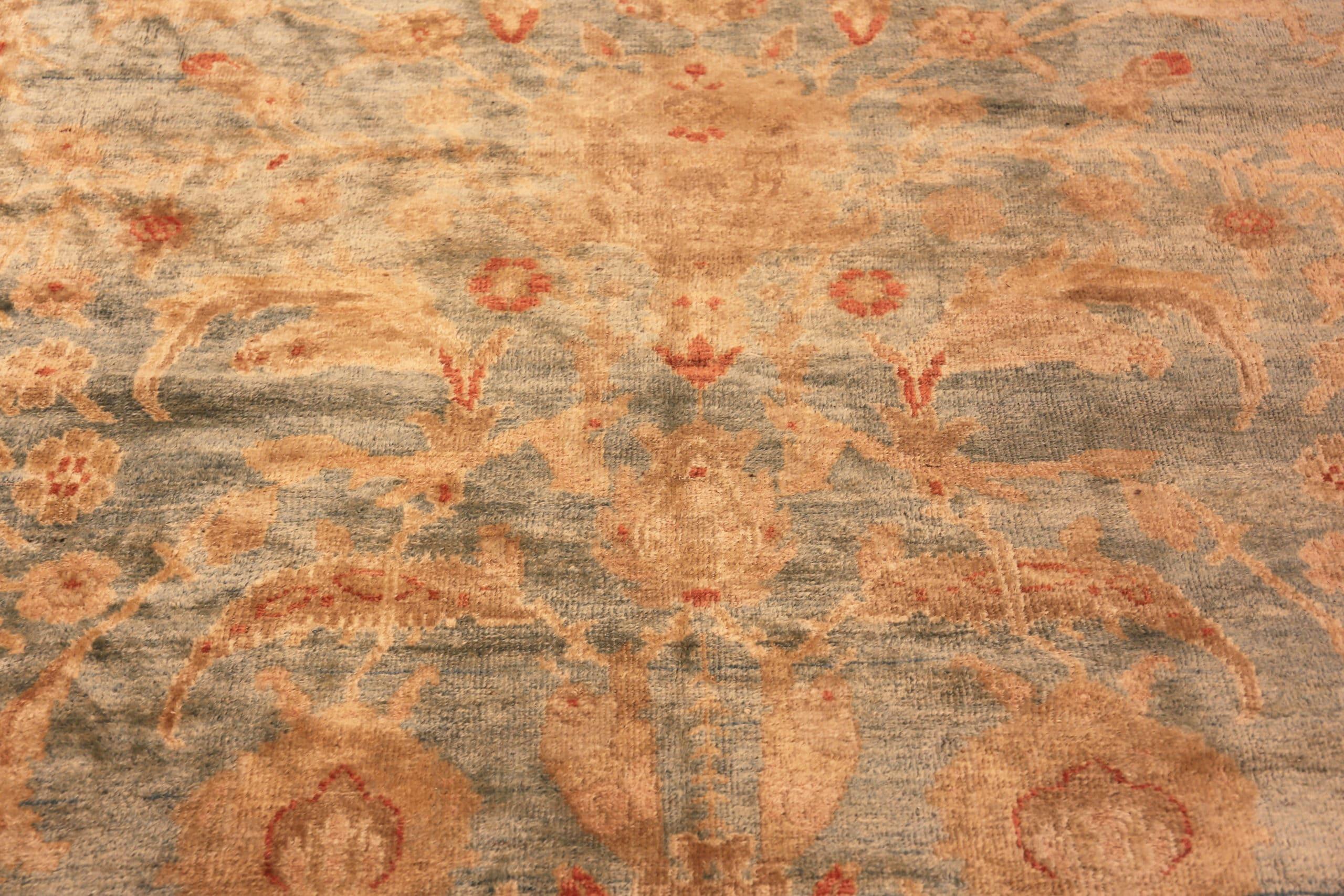 Lujosa Alfombra Persa Sultanabad Rústica Sobredimensionada Decorativa Antigua, País de Origen: Alfombras Persas. Fecha aproximada: 1880. Tamaño: 5,13 m x 6,65 m (16 pies 10 pulg. x 21 pies 10 pulg.)