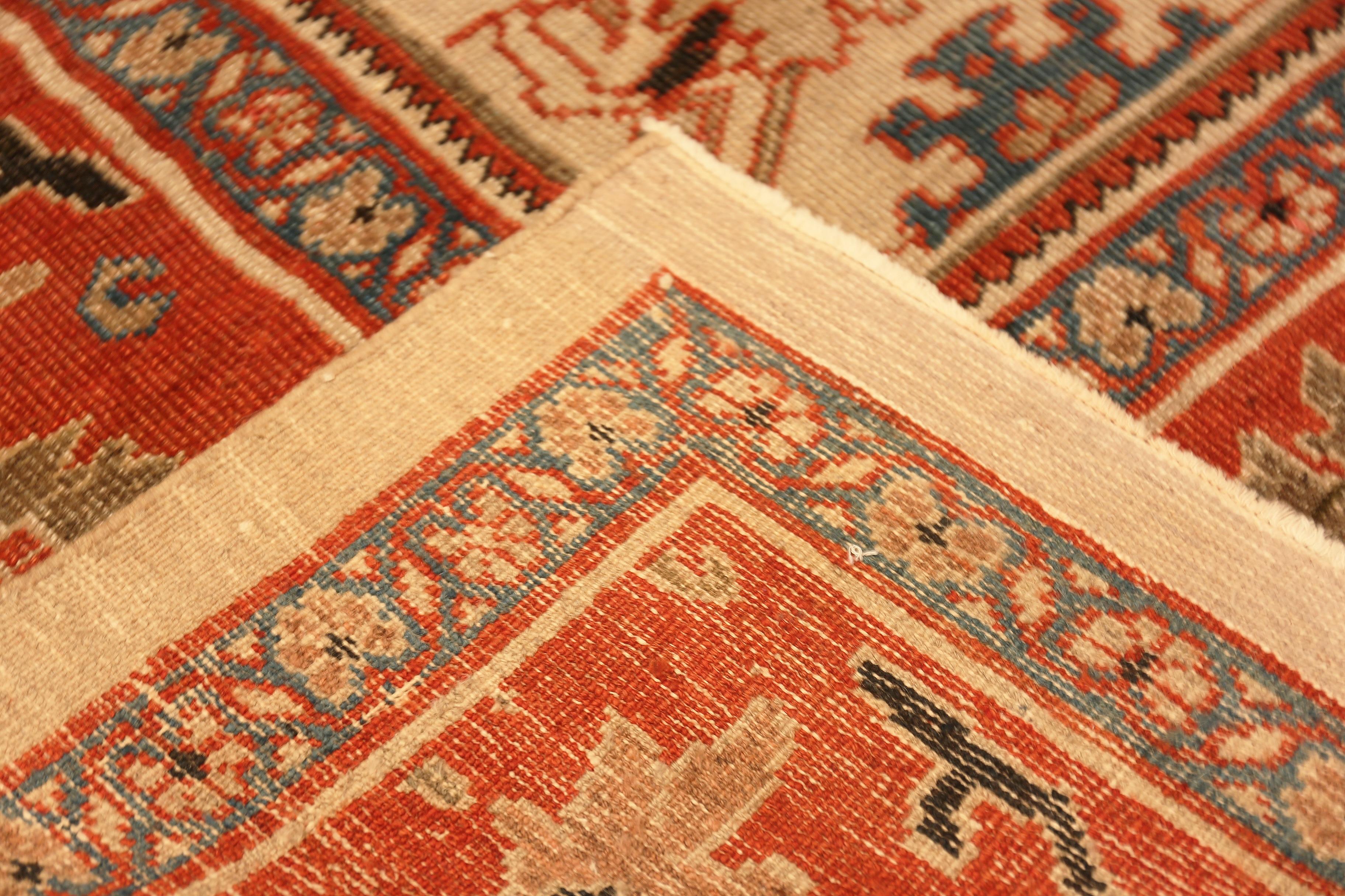 Antico tappeto persiano Sultanabad Rugs Campo avorio con bordo rosso corallo, Origine: Persia, Data approssimativa: 1900