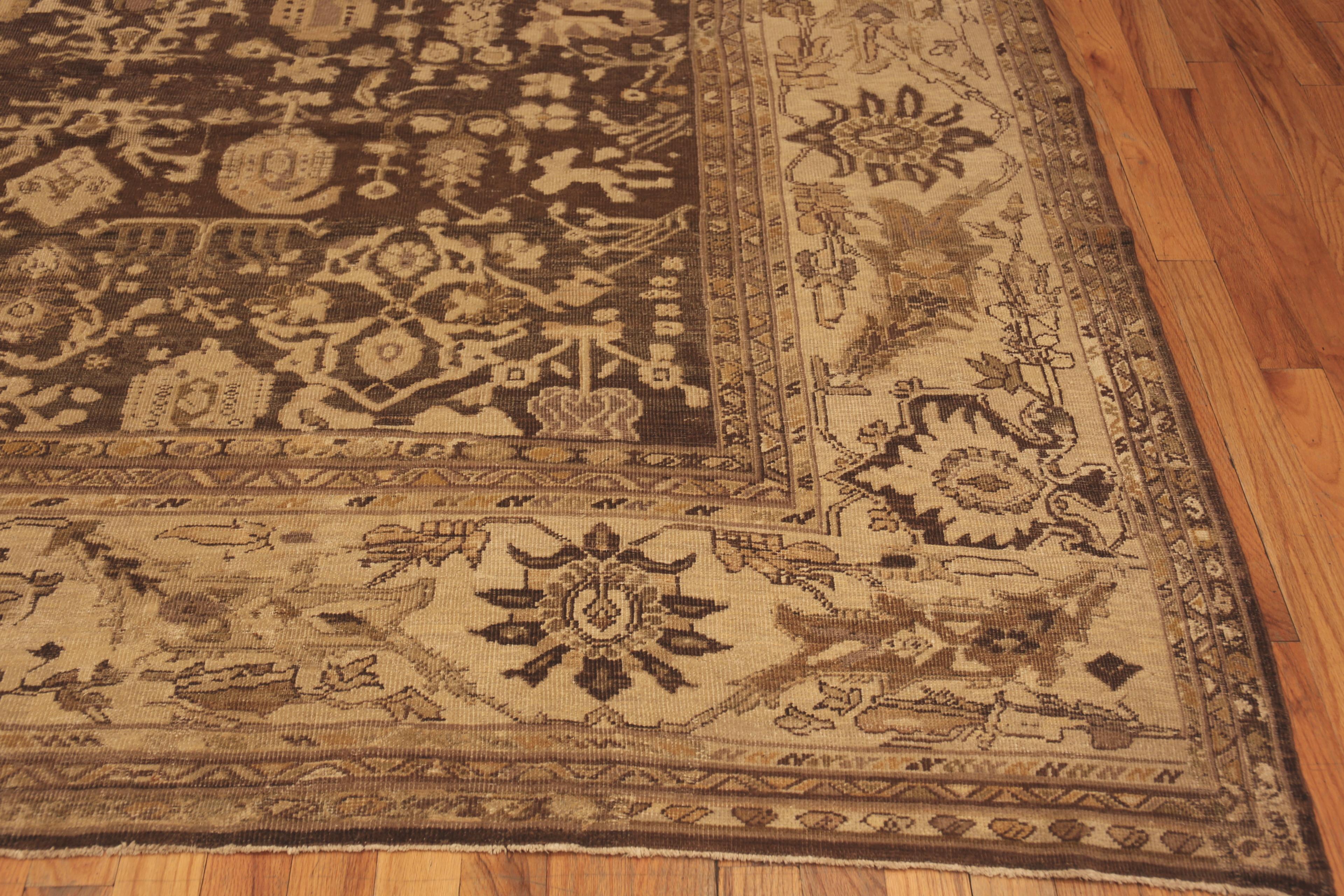 Antique Persian Sultanabad Rug. Size: 10 ft 1in x 16 ft 5 in In Good Condition For Sale In New York, NY