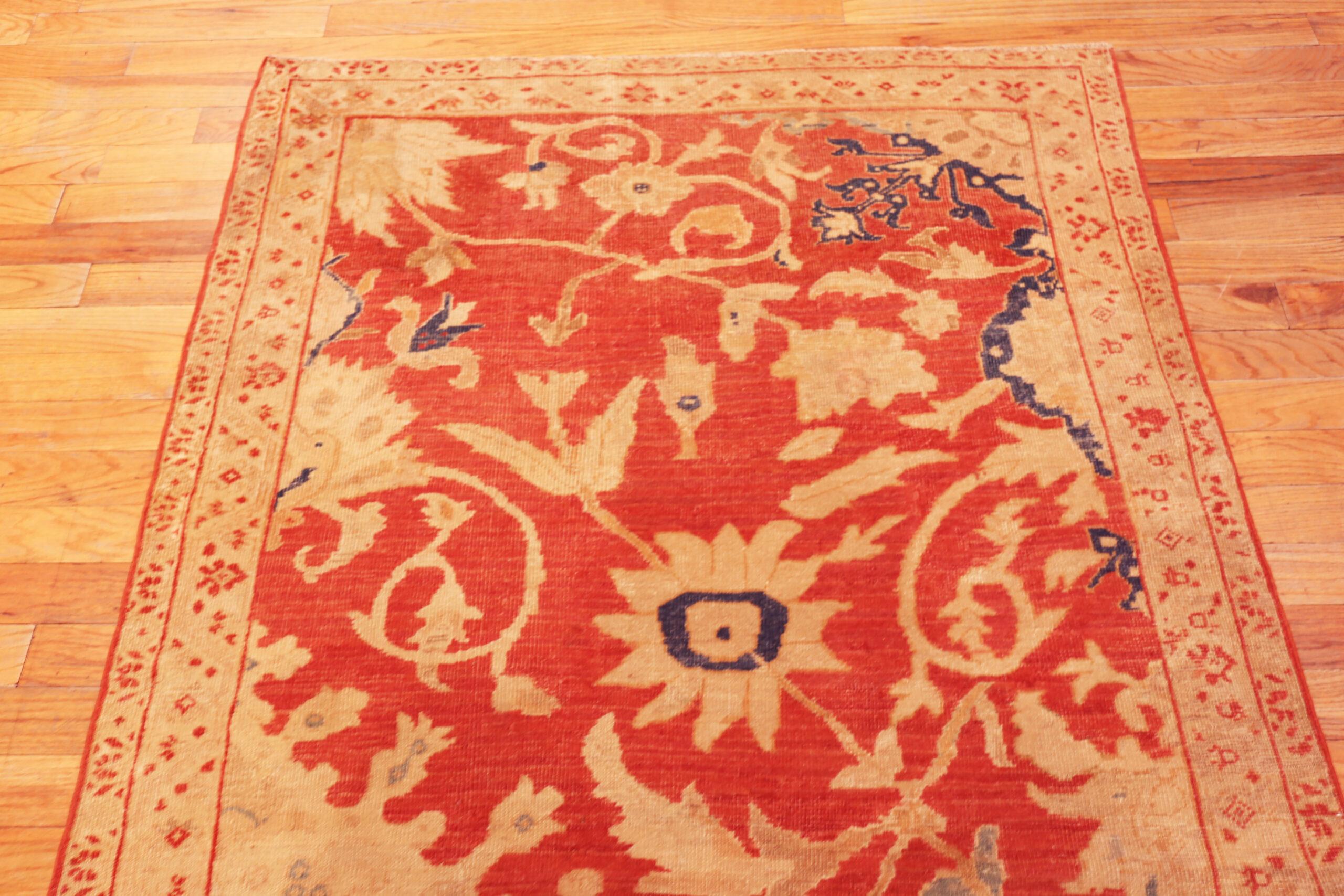 Perse Collection Sultanabad Rugs Antique Persan 4 ft 9 in x 5 ft 7 in en vente