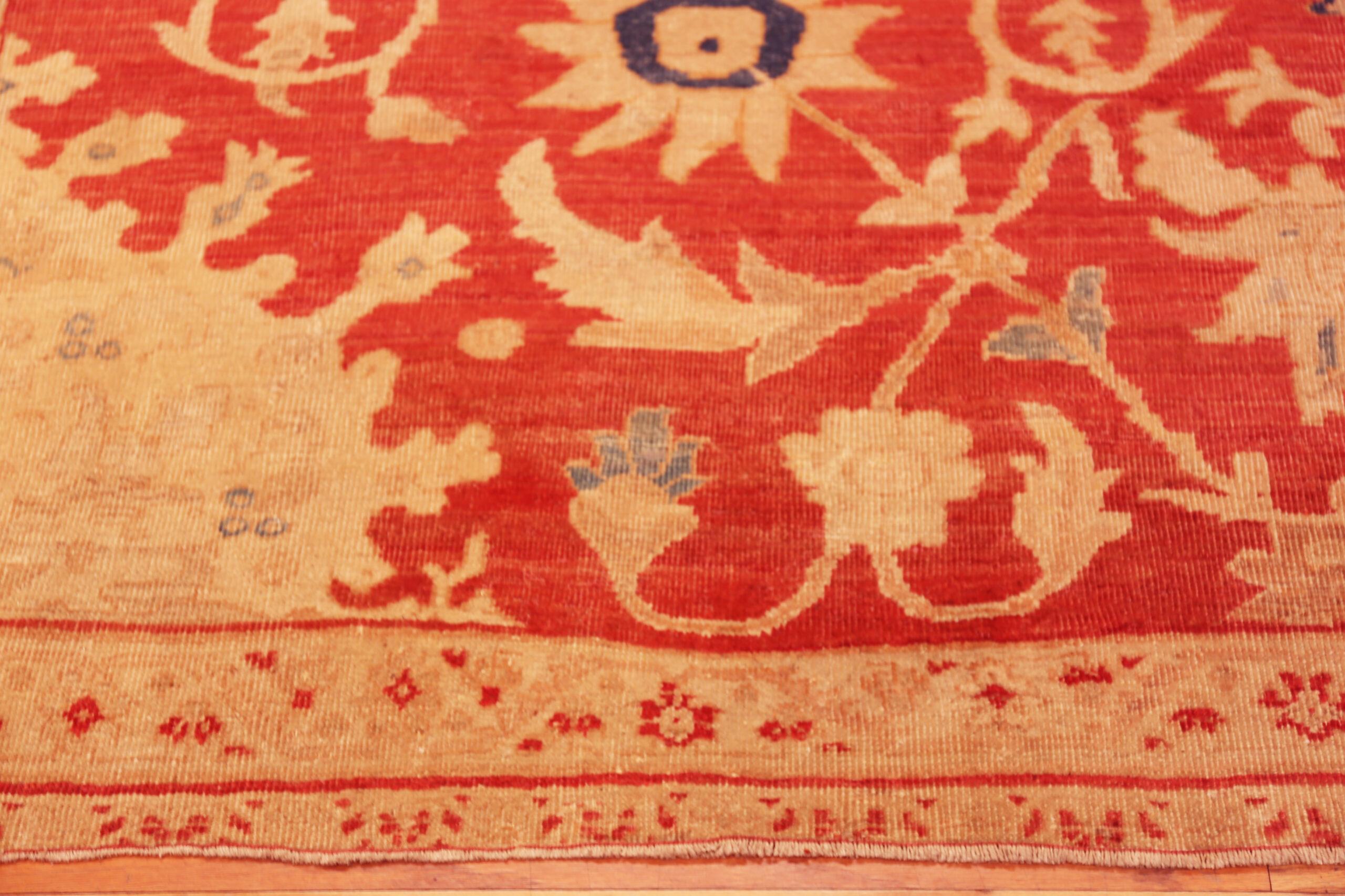 Noué à la main Collection Sultanabad Rugs Antique Persan 4 ft 9 in x 5 ft 7 in en vente