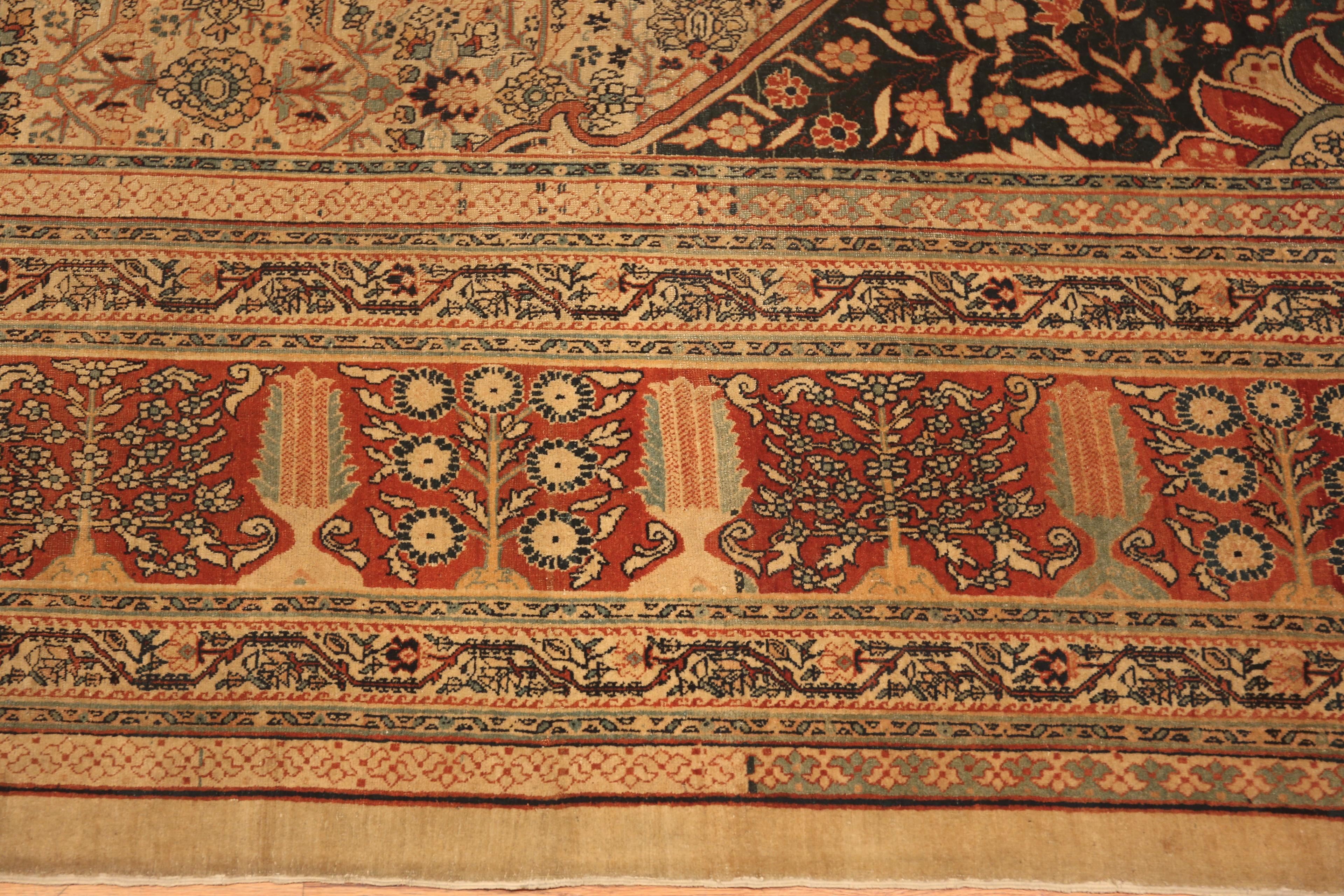 Hand-Knotted Antique Persian Tabriz Haji Jalili Rug. 9 ft 6 inx 15 ft 4in For Sale