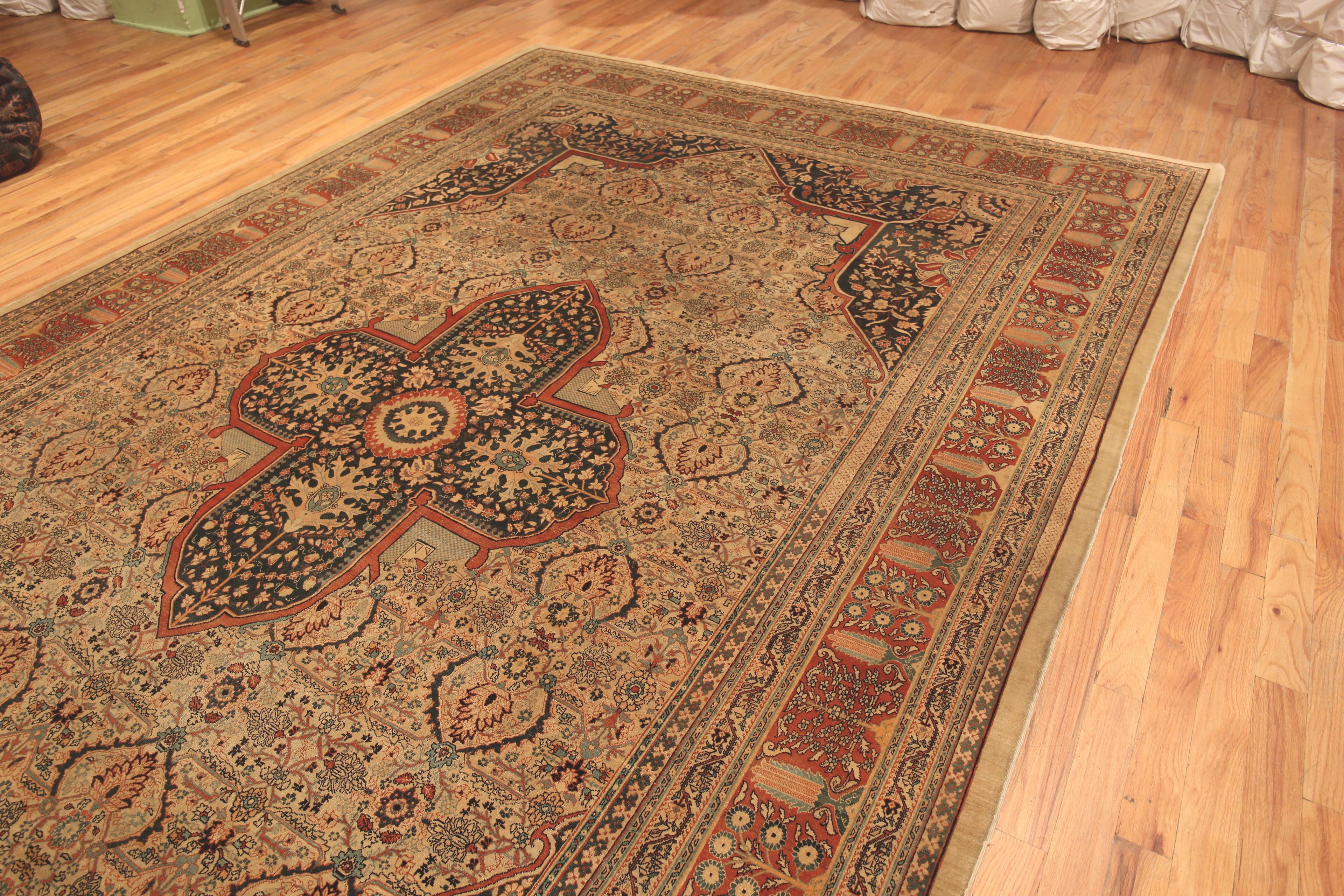 Antique Persian Tabriz Haji Jalili Rug. 9 ft 6 inx 15 ft 4in In Good Condition For Sale In New York, NY
