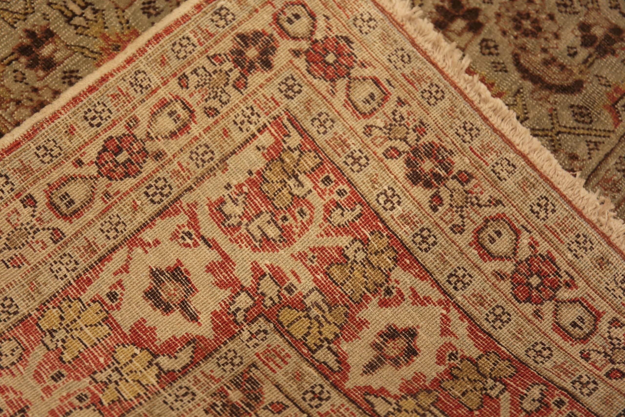 Antique Persian Tabriz Herati Rug. 4 ft 2 in x 5 ft 9 in In Good Condition For Sale In New York, NY