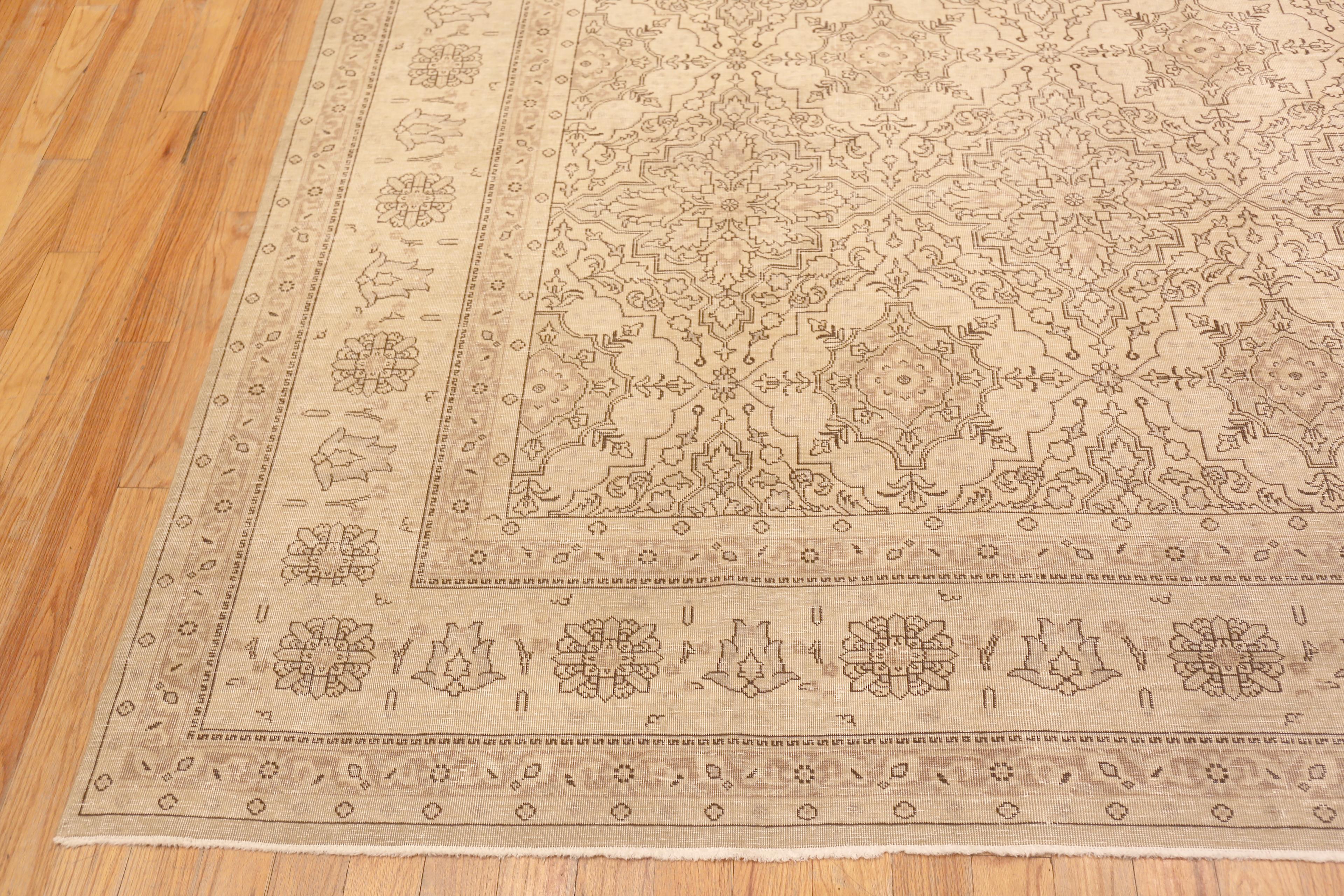 XX secolo Nazmiyal Collection Tappeto Tabriz Persiano Antico 10 ft x 13 ft 4 in in vendita