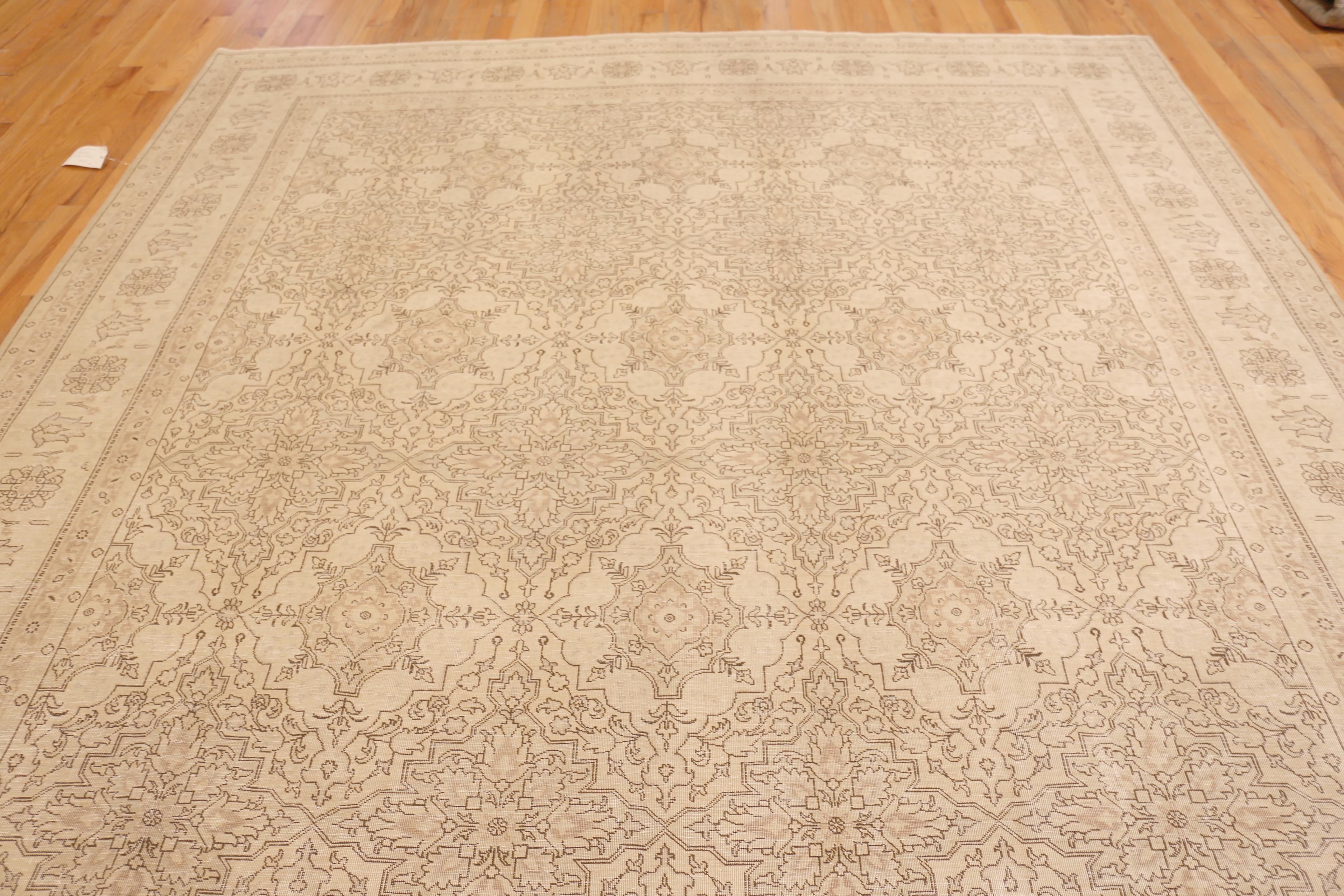 Nazmiyal Collection Tappeto Tabriz Persiano Antico 10 ft x 13 ft 4 in in vendita 1