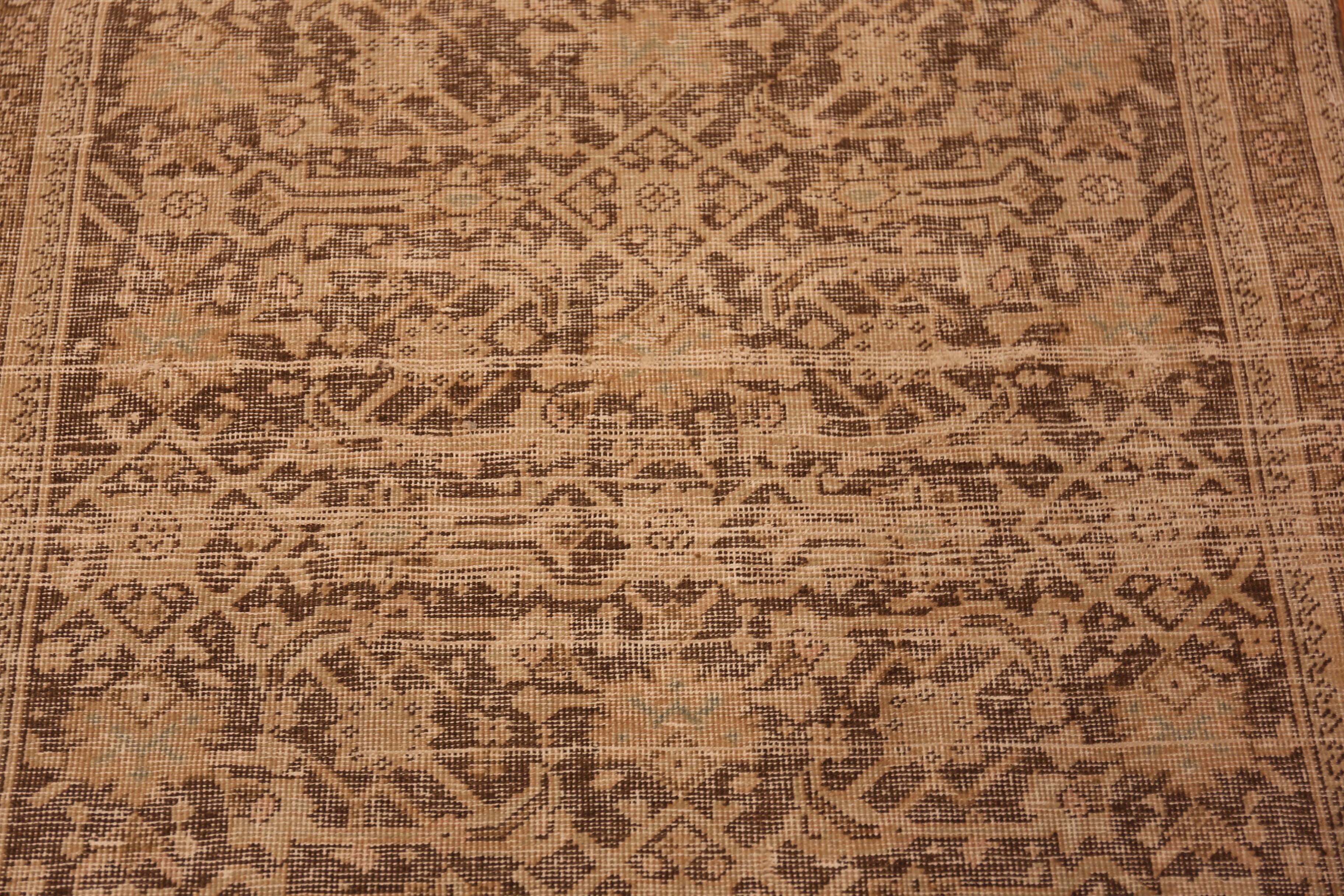 Nazmiyal Collection Antike persische Tabriz Läufer Teppich 3 ft 3 in x 14 ft 5 in (Persisch) im Angebot