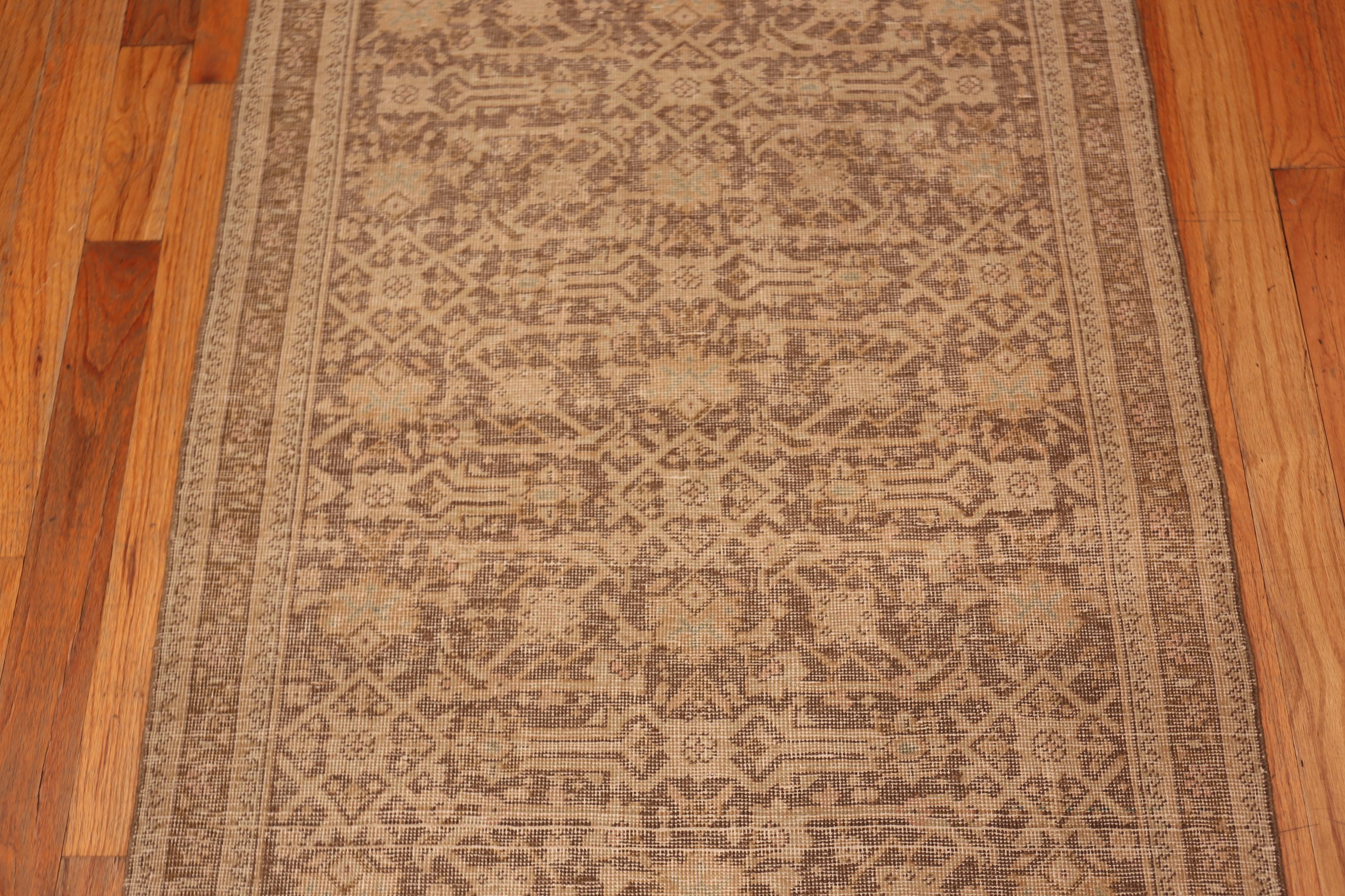 Nazmiyal Collection Antike persische Tabriz Läufer Teppich 3 ft 3 in x 14 ft 5 in im Zustand „Gut“ im Angebot in New York, NY