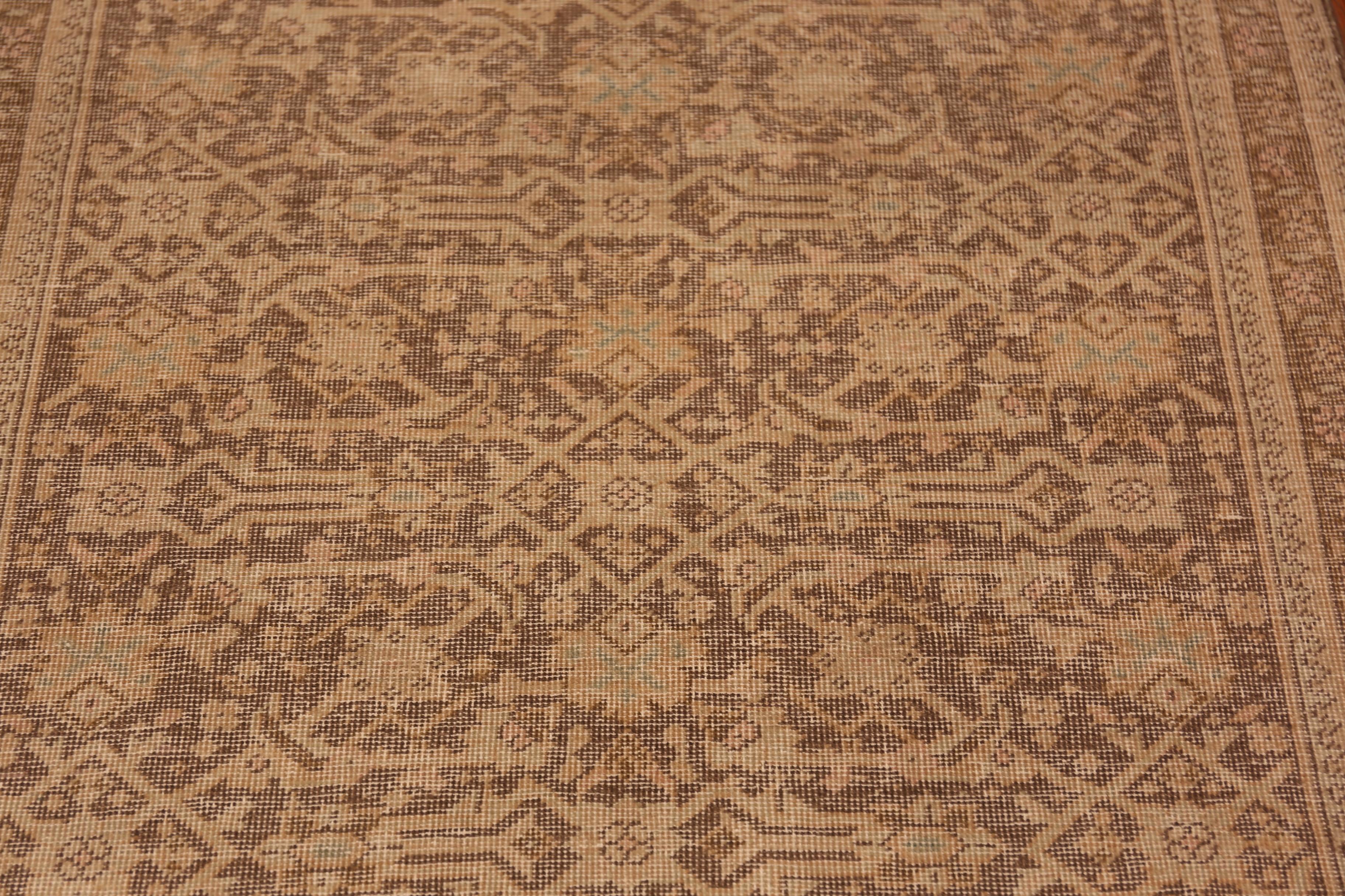 Nazmiyal Collection Antike persische Tabriz Läufer Teppich 3 ft 3 in x 14 ft 5 in (20. Jahrhundert) im Angebot