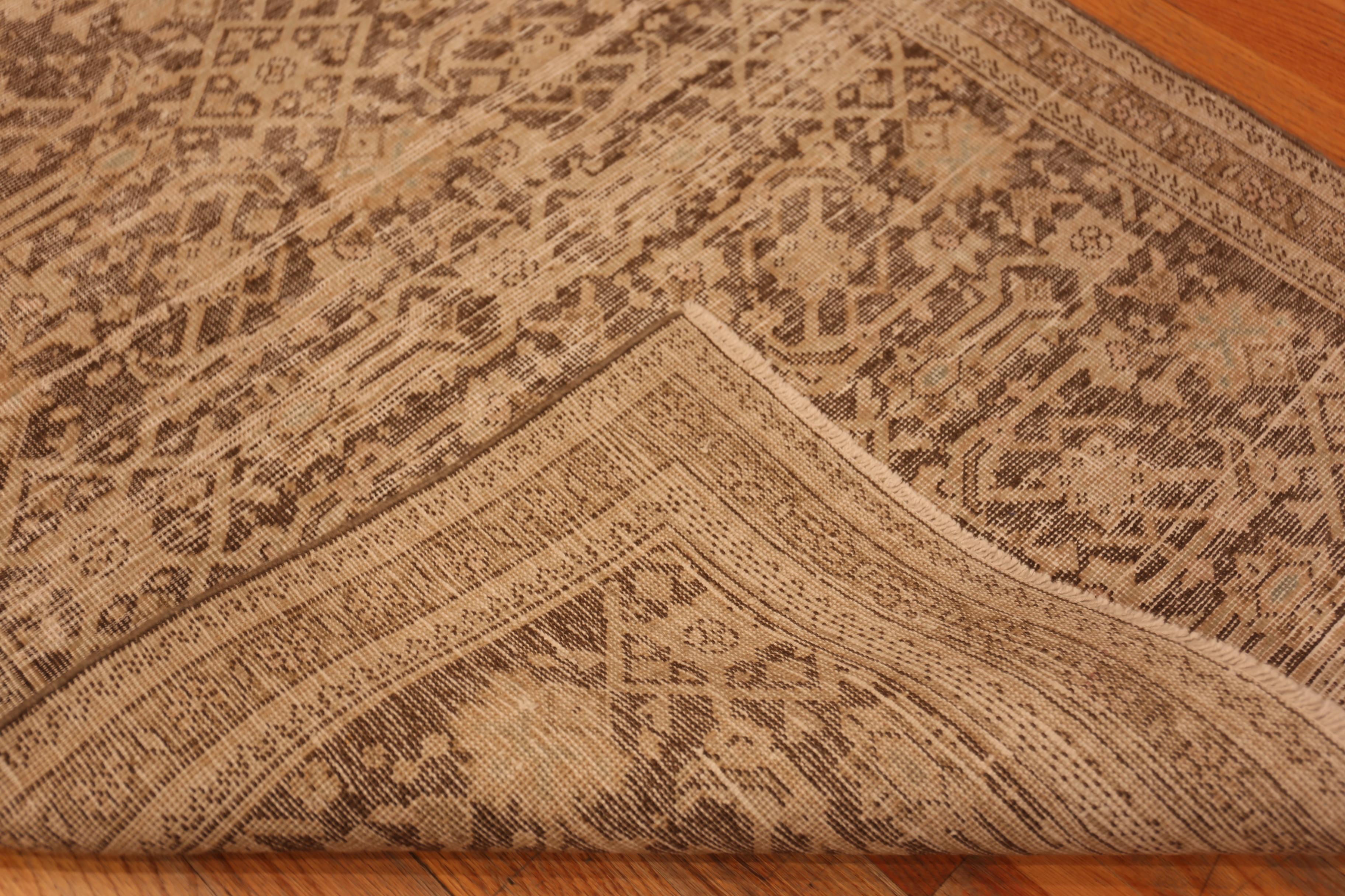 Nazmiyal Collection Antike persische Tabriz Läufer Teppich 3 ft 3 in x 14 ft 5 in (Wolle) im Angebot
