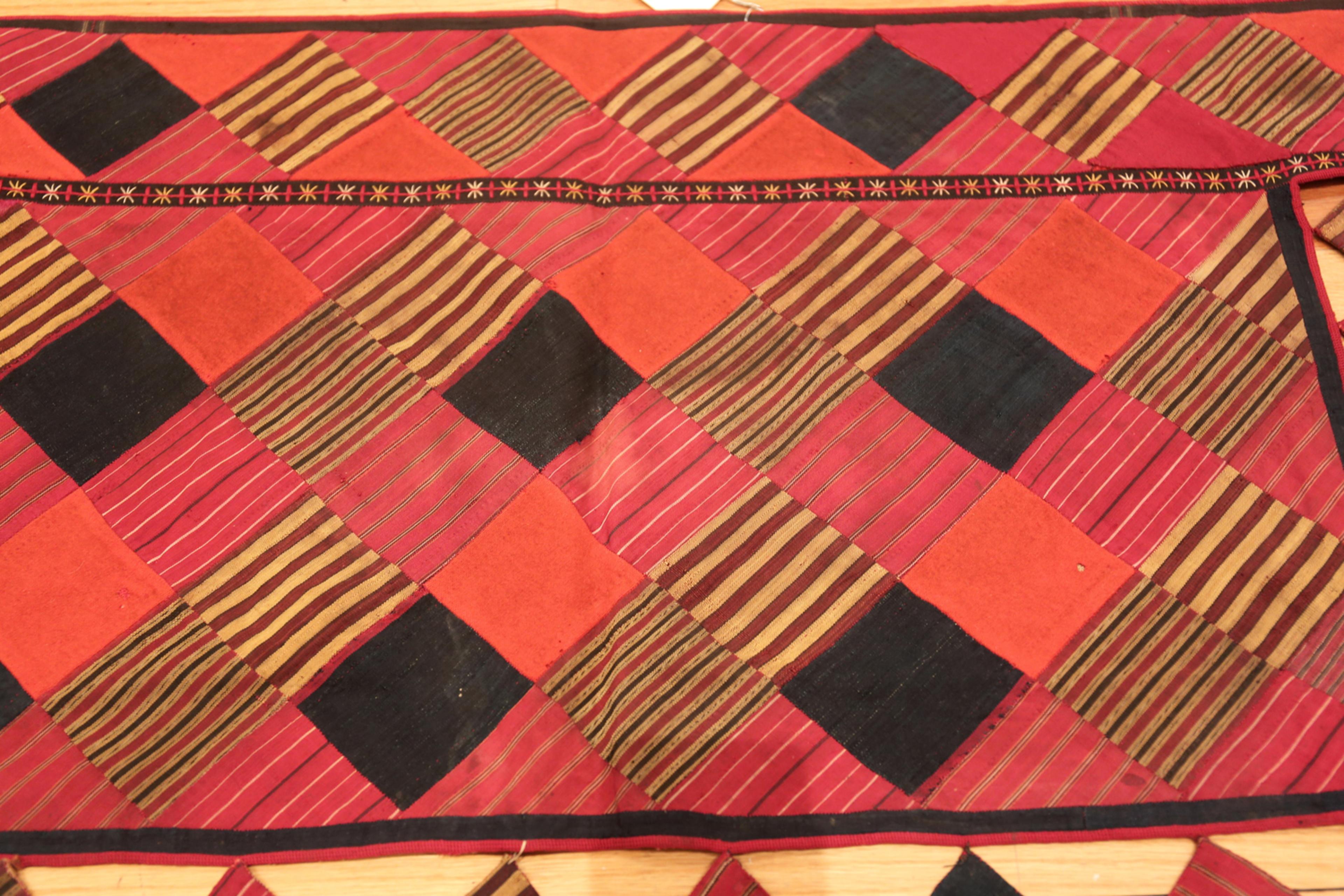 Autre Antiquities Persian Turkoman Textile. 2 ft 10 in x 4 ft 4 in en vente