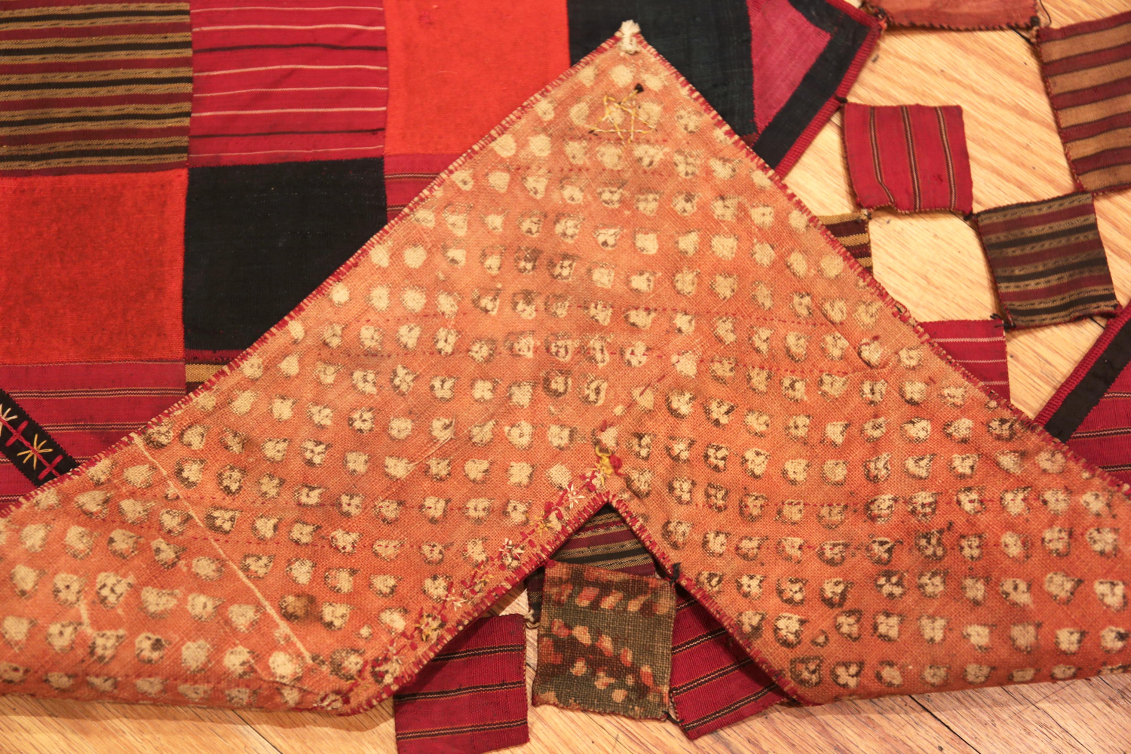 Laine Antiquities Persian Turkoman Textile. 2 ft 10 in x 4 ft 4 in en vente