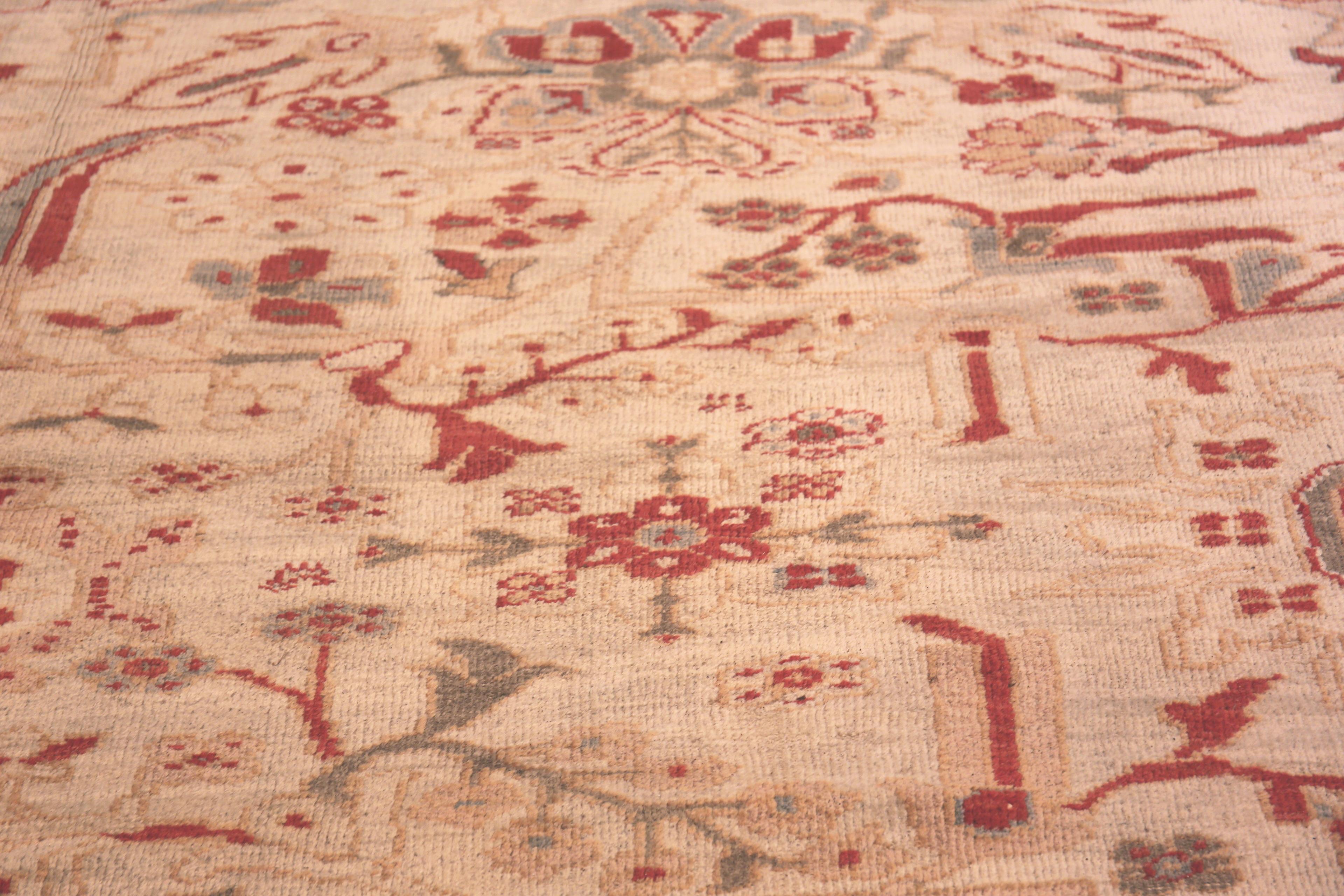 Antiker persischer Ziegler Sultanabad-Teppich aus Sultanabad. 14 Fuß x 26 Fuß (19. Jahrhundert) im Angebot
