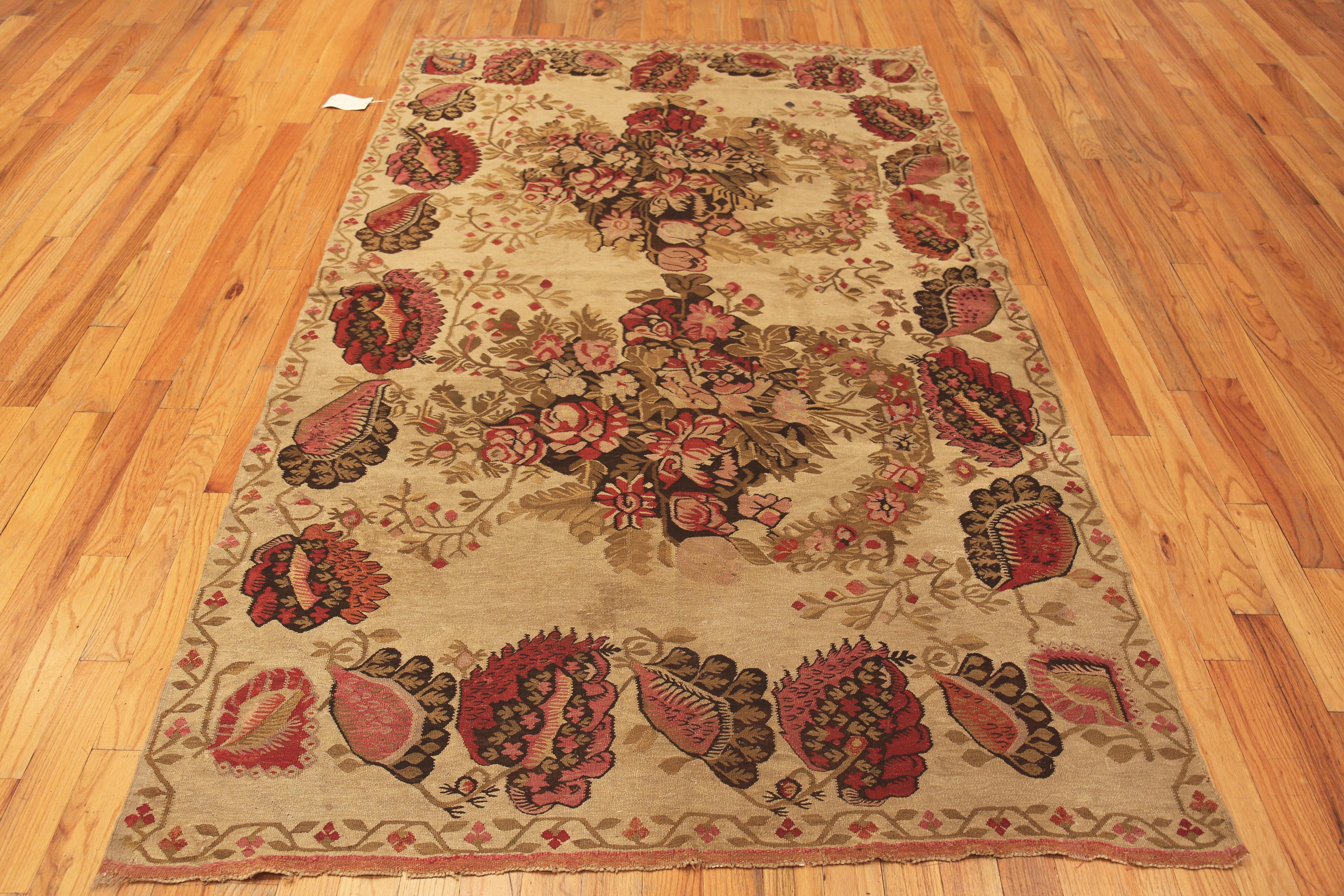 Antique Romanian Bessarabian Kilim Rug, Country of origin: Romania, Circa date: 1900. Size: 5 ft 4 in x 8 ft 6 in (1.63 m x 2.59 m)
      