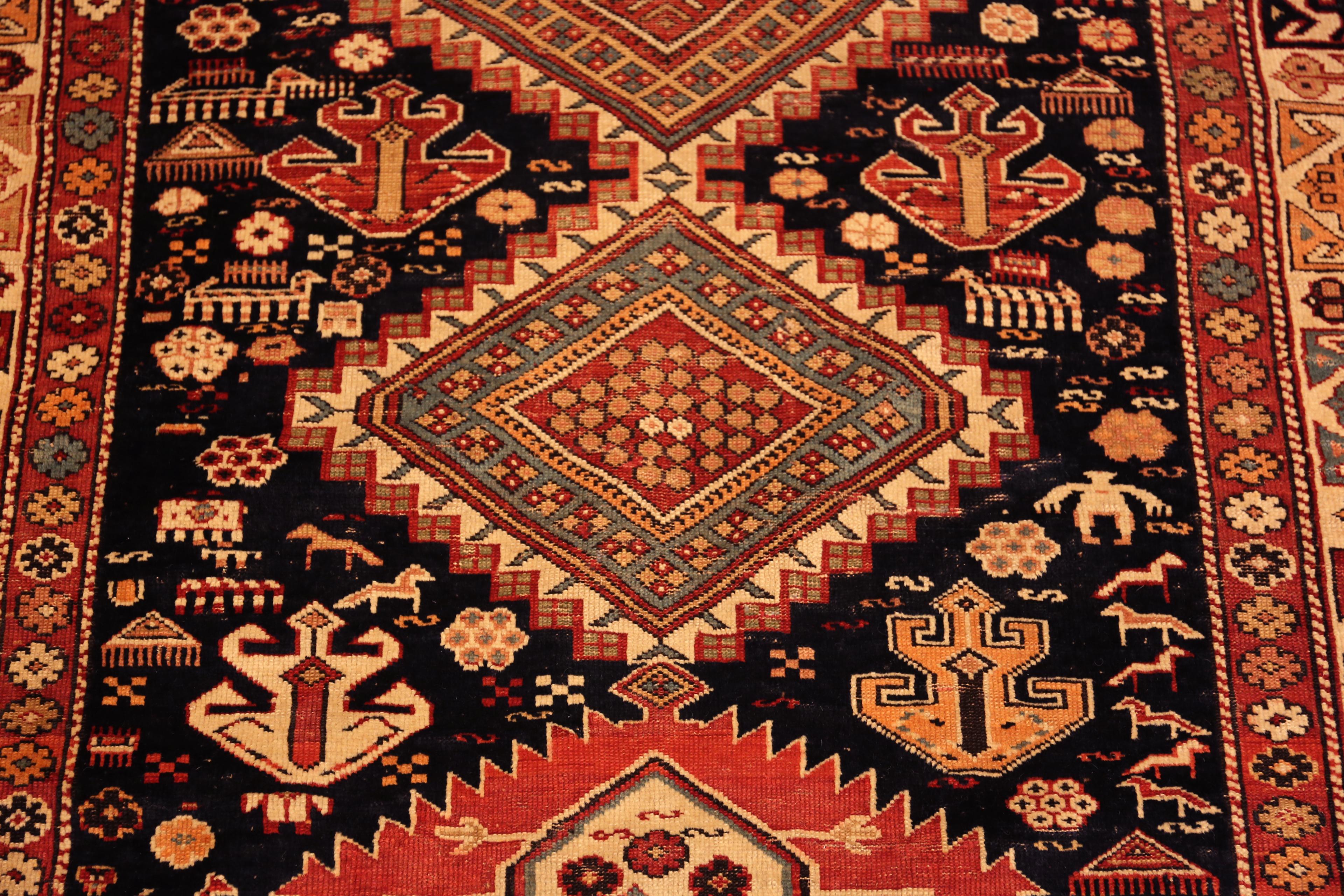 Noué à la main Collection Antiques Shirvan Rug with Folk Art 3 ft 9 in x 5 ft 10 in en vente