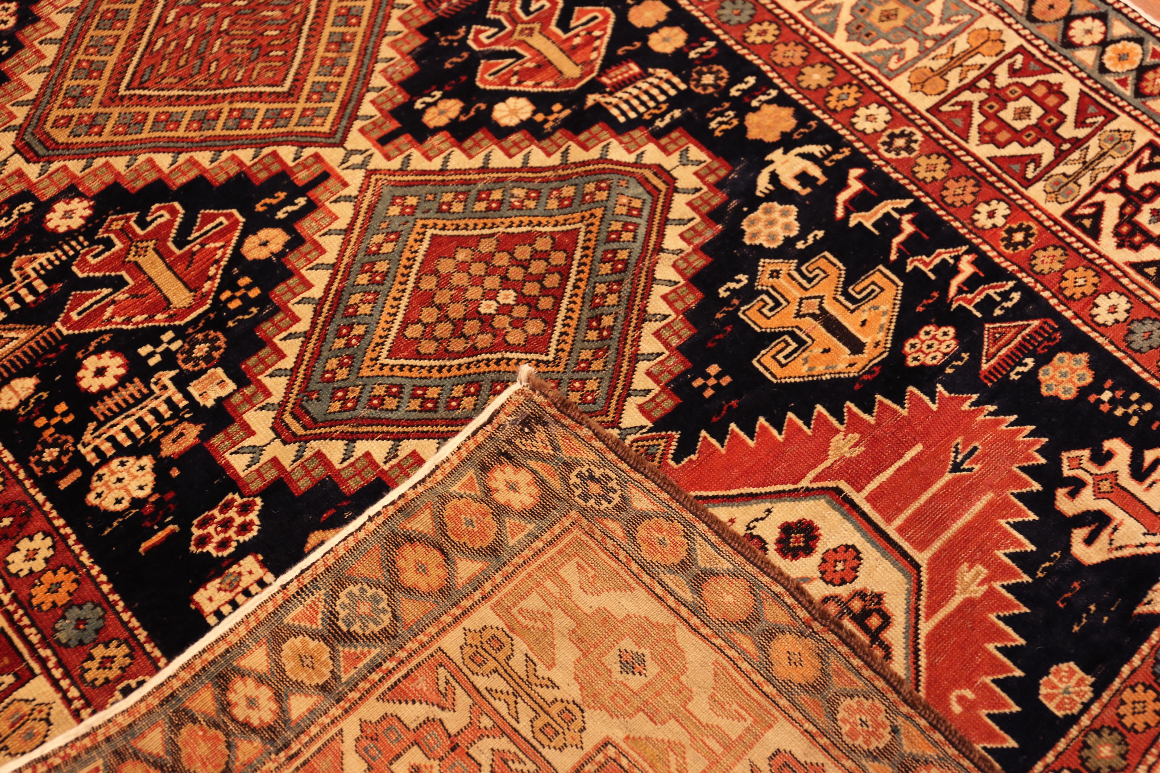 Collection Antiques Shirvan Rug with Folk Art 3 ft 9 in x 5 ft 10 in en vente 1