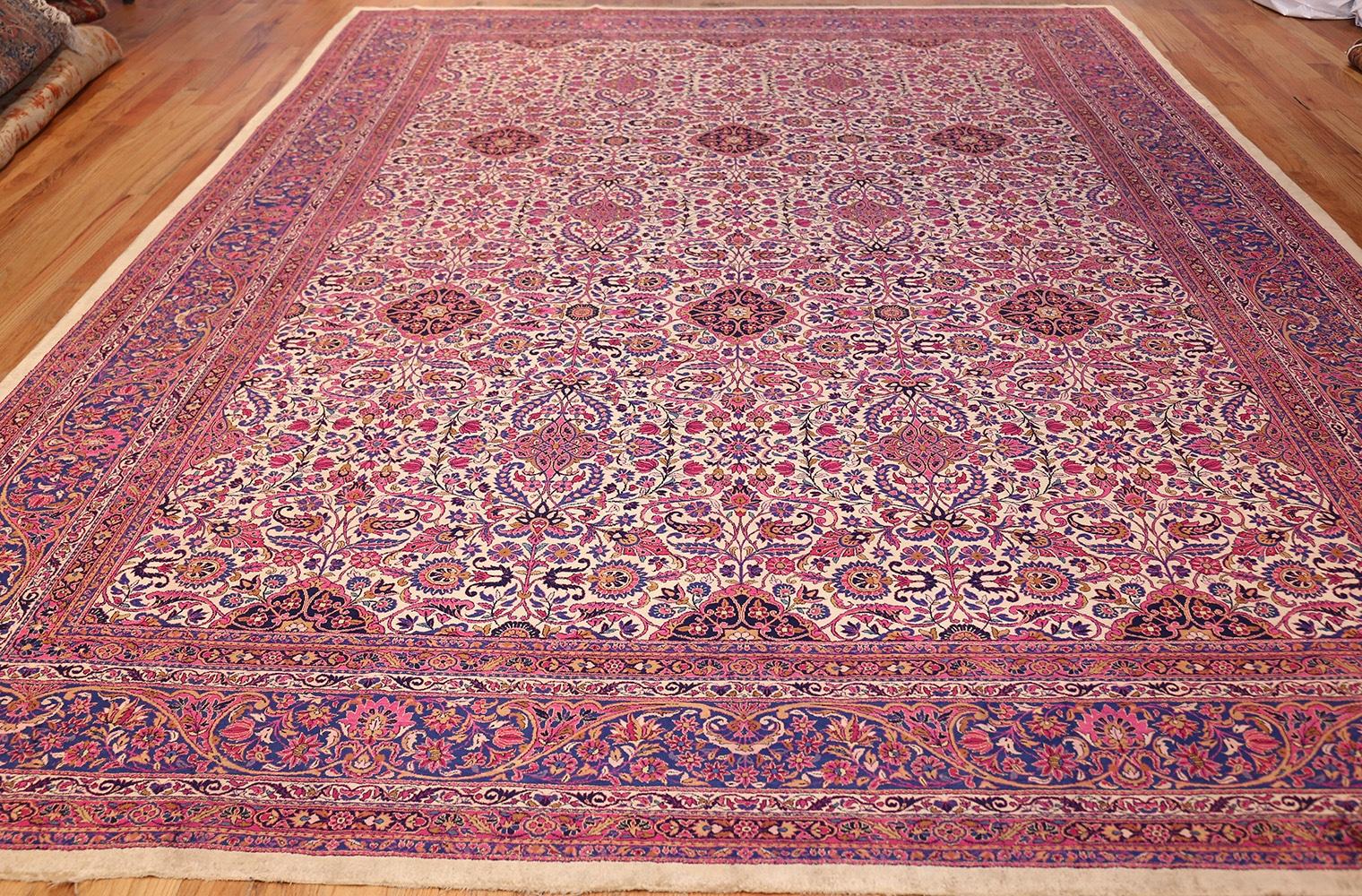 Antique Silk Kashan Persian Area Rug.  9 ft x 13 ft For Sale 5