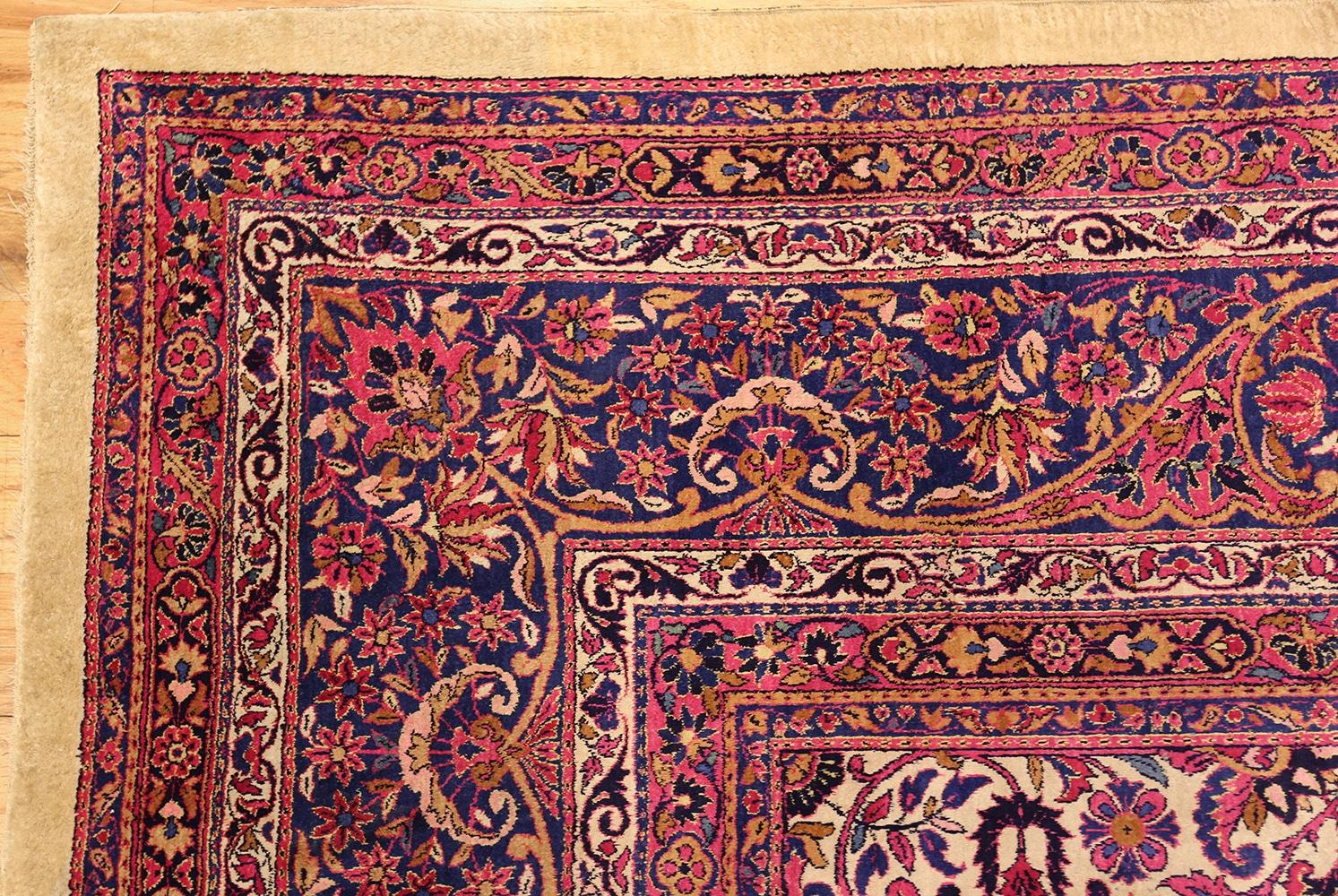 Antique Silk Kashan Persian Area Rug.  9 ft x 13 ft In Good Condition For Sale In New York, NY