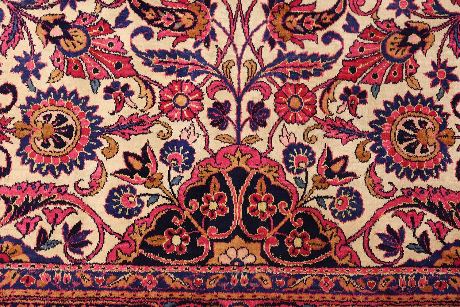Antique Silk Kashan Persian Area Rug.  9 ft x 13 ft For Sale 3