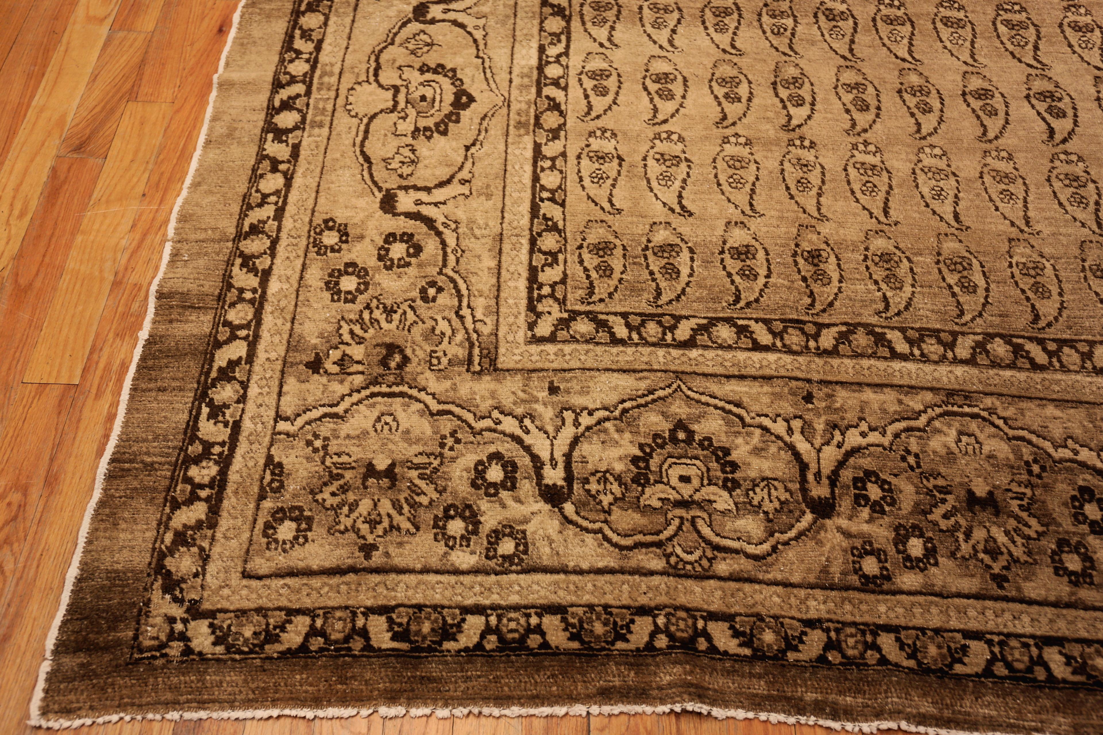 20th Century Antique Tabriz Persian Carpet. 10 ft 10 in x 16 ft For Sale