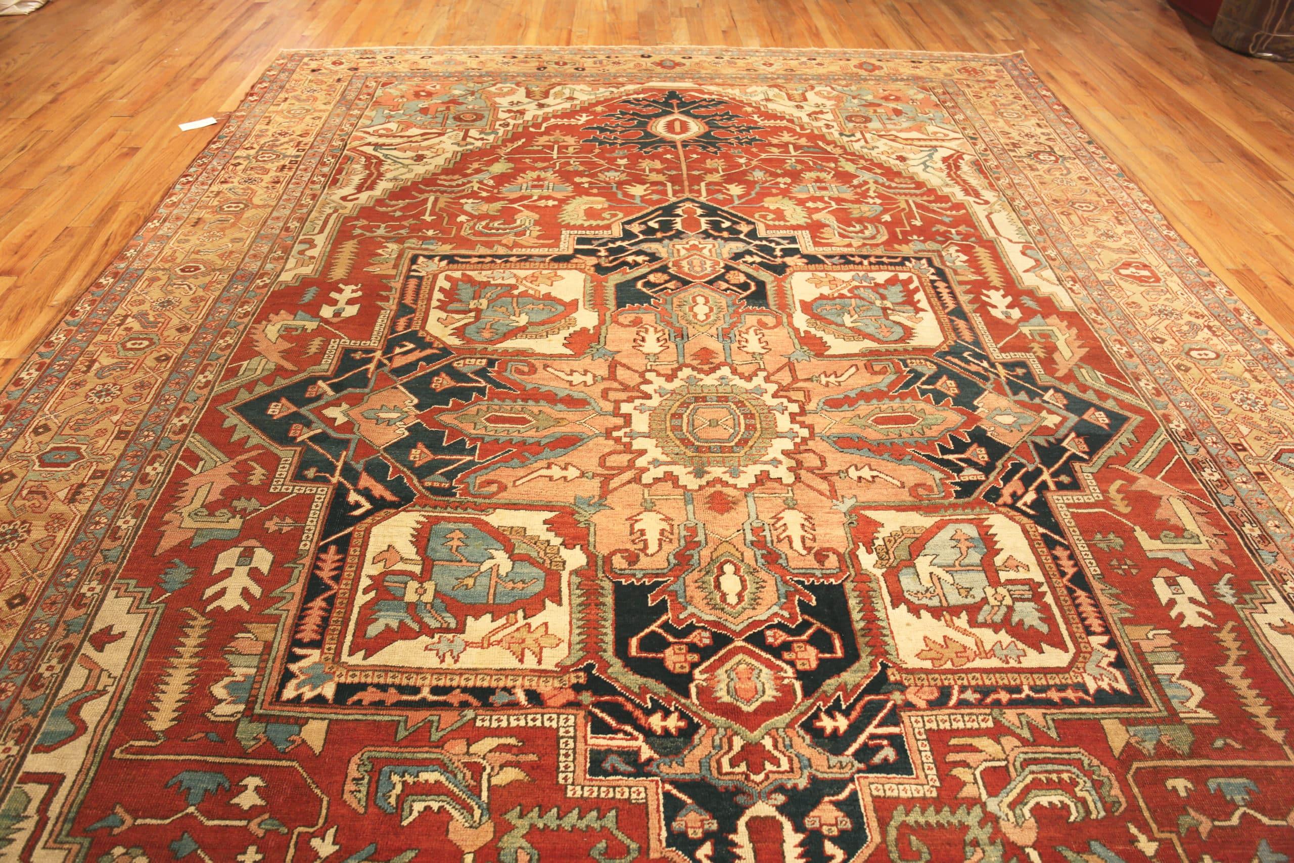 Antique Tribal Persian Heriz Rug. 11 ft 4 in x 17 ft 8 in In Good Condition For Sale In New York, NY