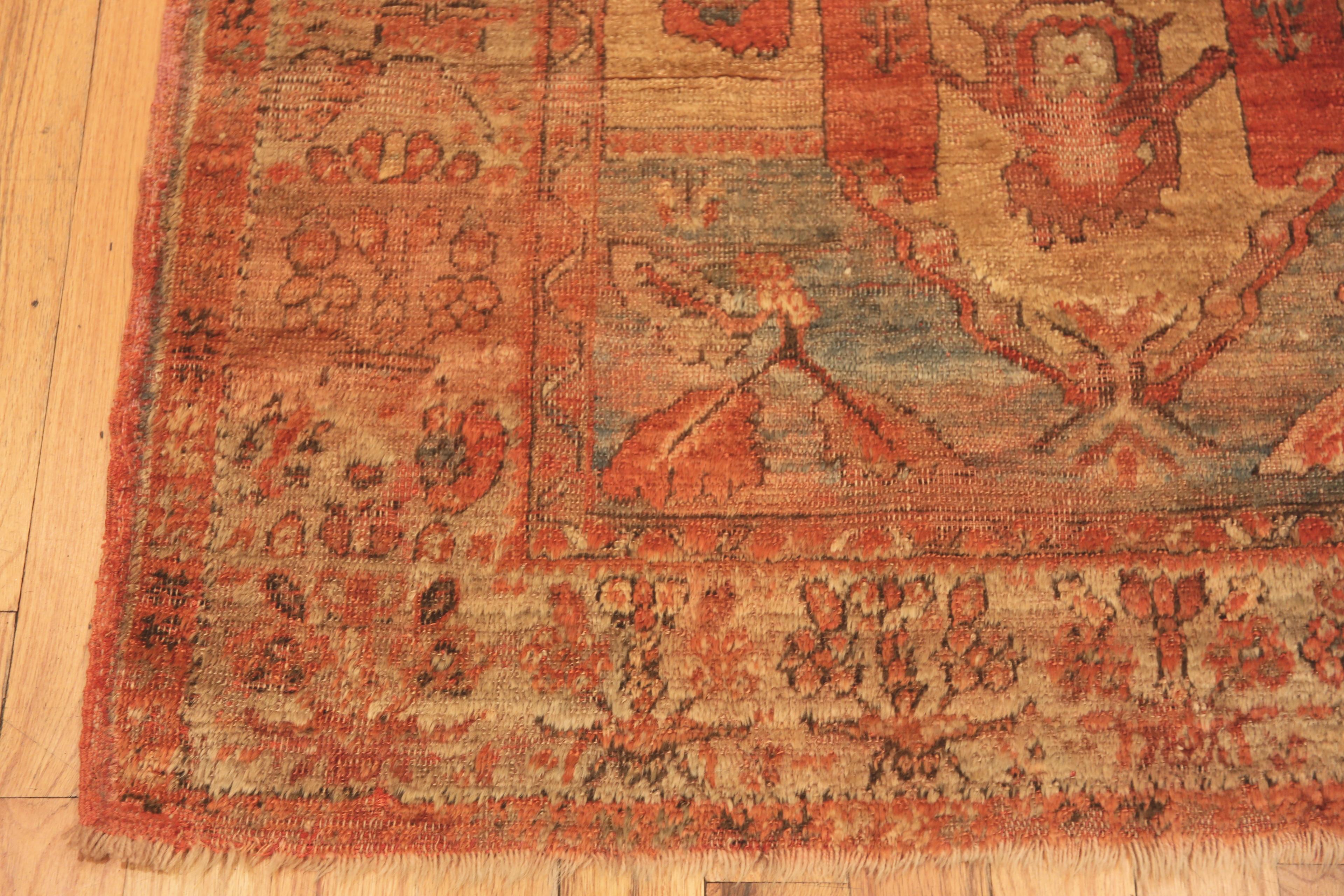 Antique Turkish Angora Oushak Rug. 4 ft 2 in x 6 ft 9 in  In Good Condition For Sale In New York, NY