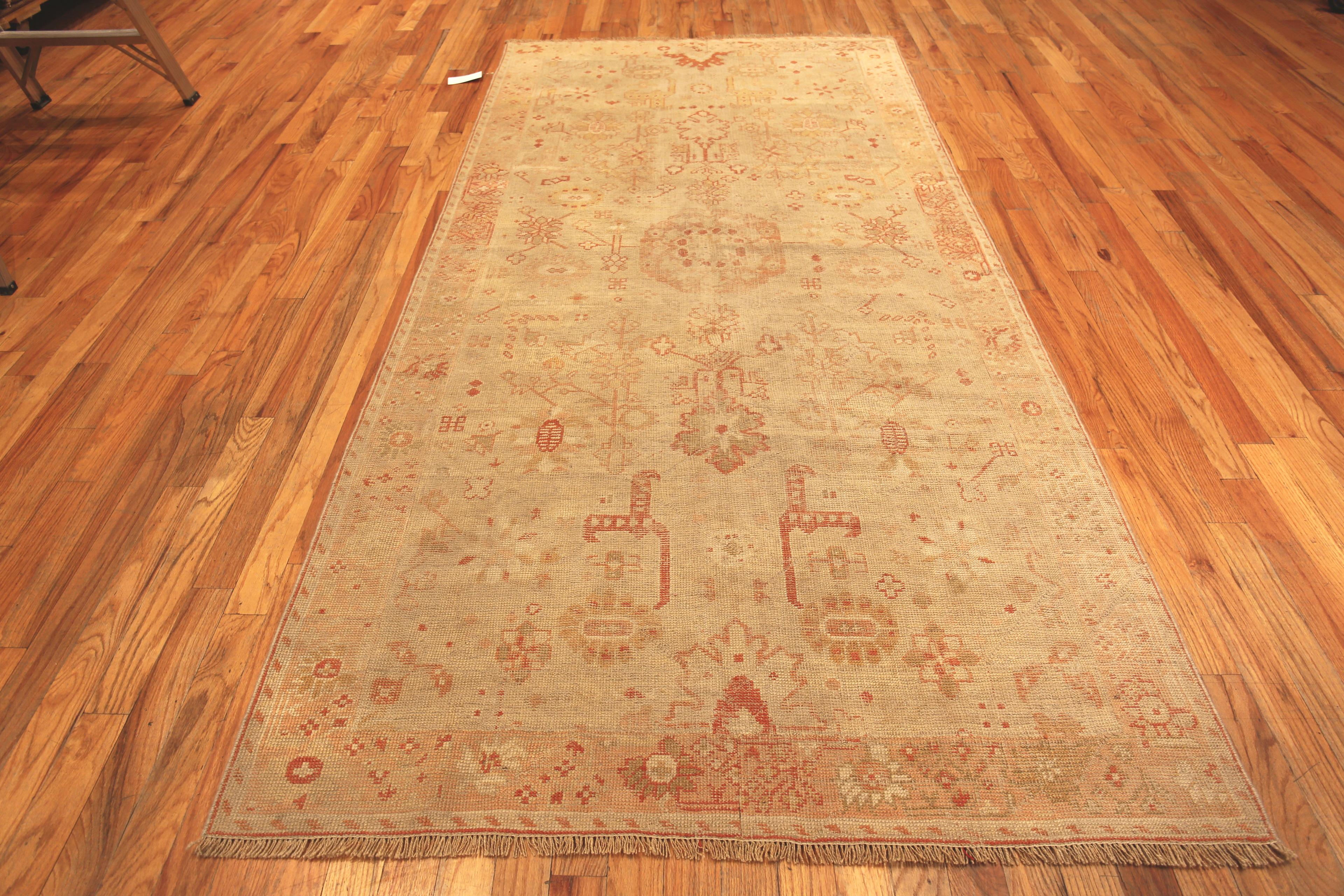 Nazmiyal Collection Antique Turkish Ghiordes Gallery Size Rug, Country Of Origin: Turkey, Circa date: 1900. Size: 5 ft 3 in x 11 ft (1.6 m x 3.35 m)