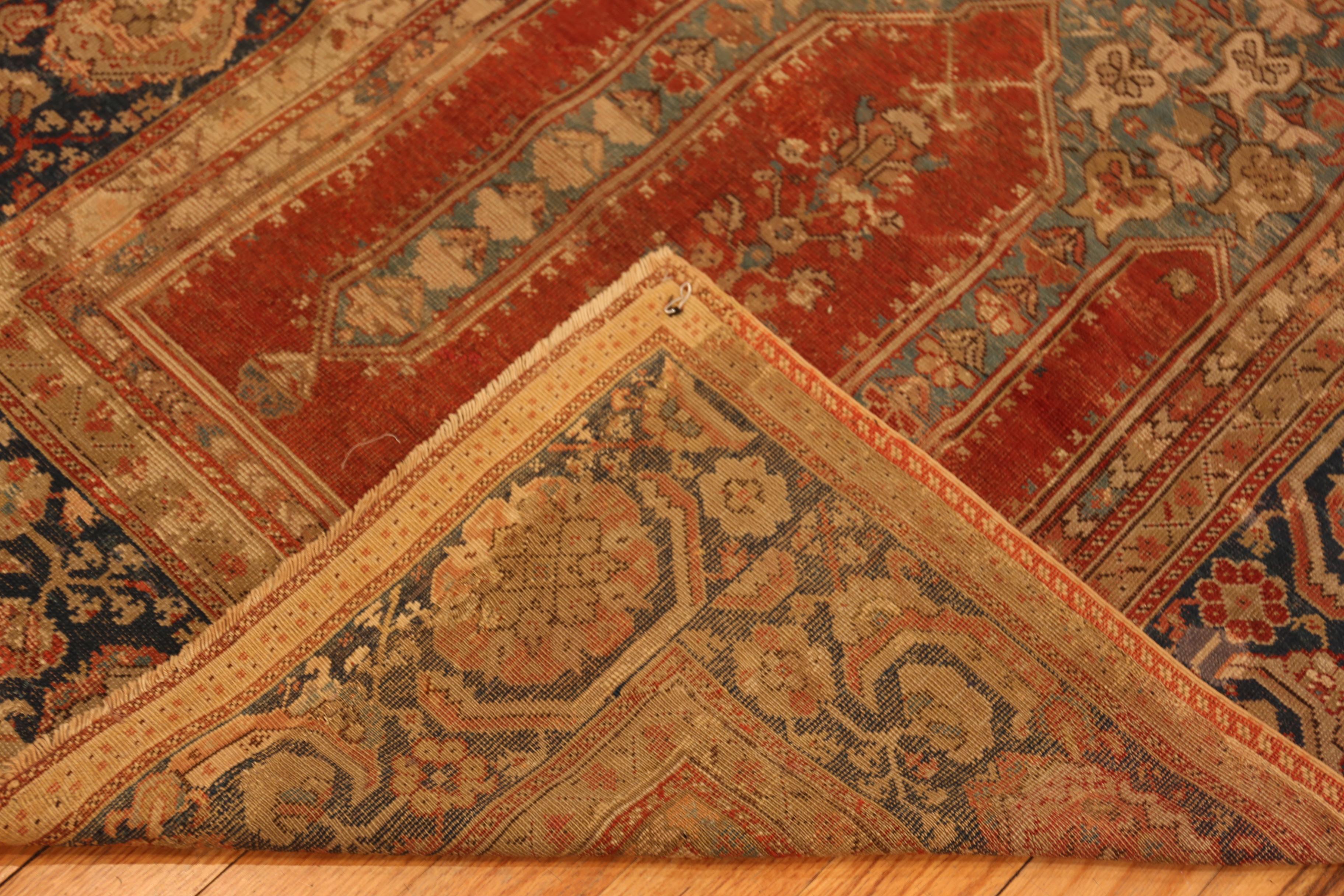 Nazmiyal Collection Antike türkische Ladik Gebetsteppich 4 ft x 5 ft 5 in (Türkisch) im Angebot