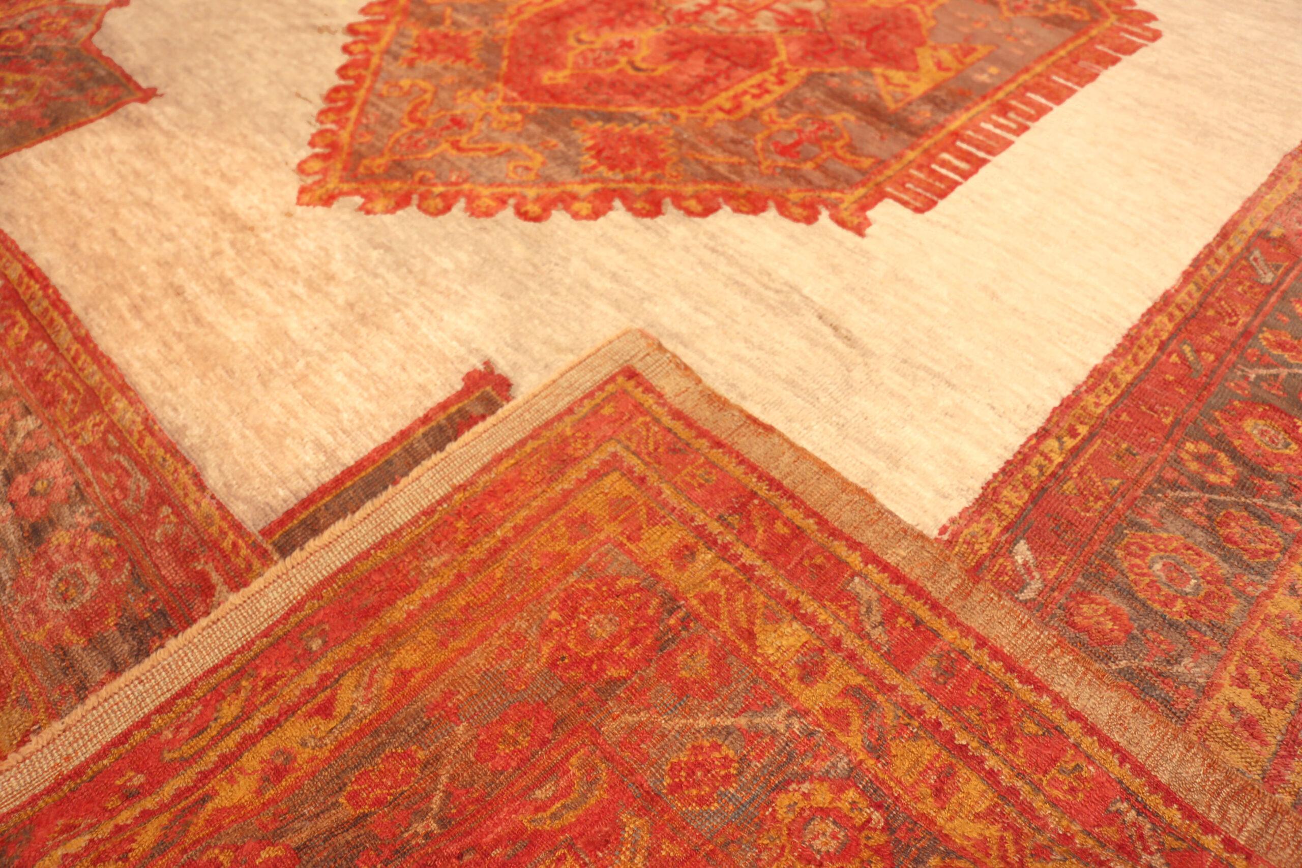 Turc Collection Nazmiyal Collection Antique Turque Oushak Angora Tapis 9 ft 9 in x 10 ft 10 in en vente