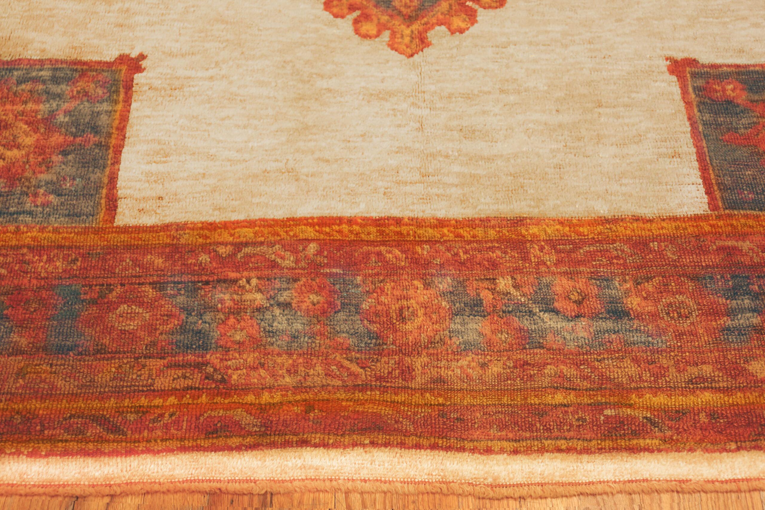 Noué à la main Collection Nazmiyal Collection Antique Turque Oushak Angora Tapis 9 ft 9 in x 10 ft 10 in en vente