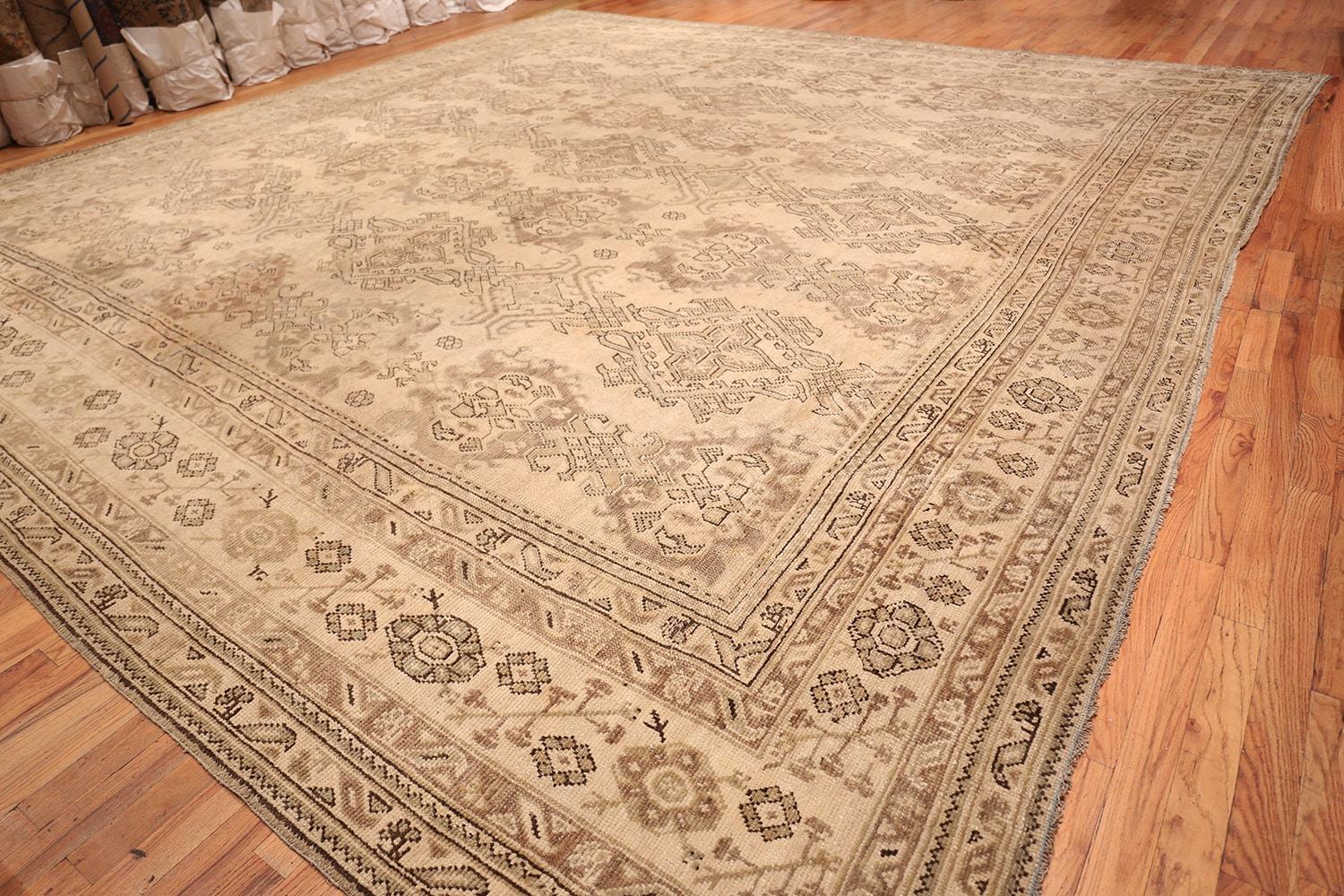 Antique Turkish Oushak Carpet. 17 ft 7 in x 18 ft 7 in In Good Condition In New York, NY