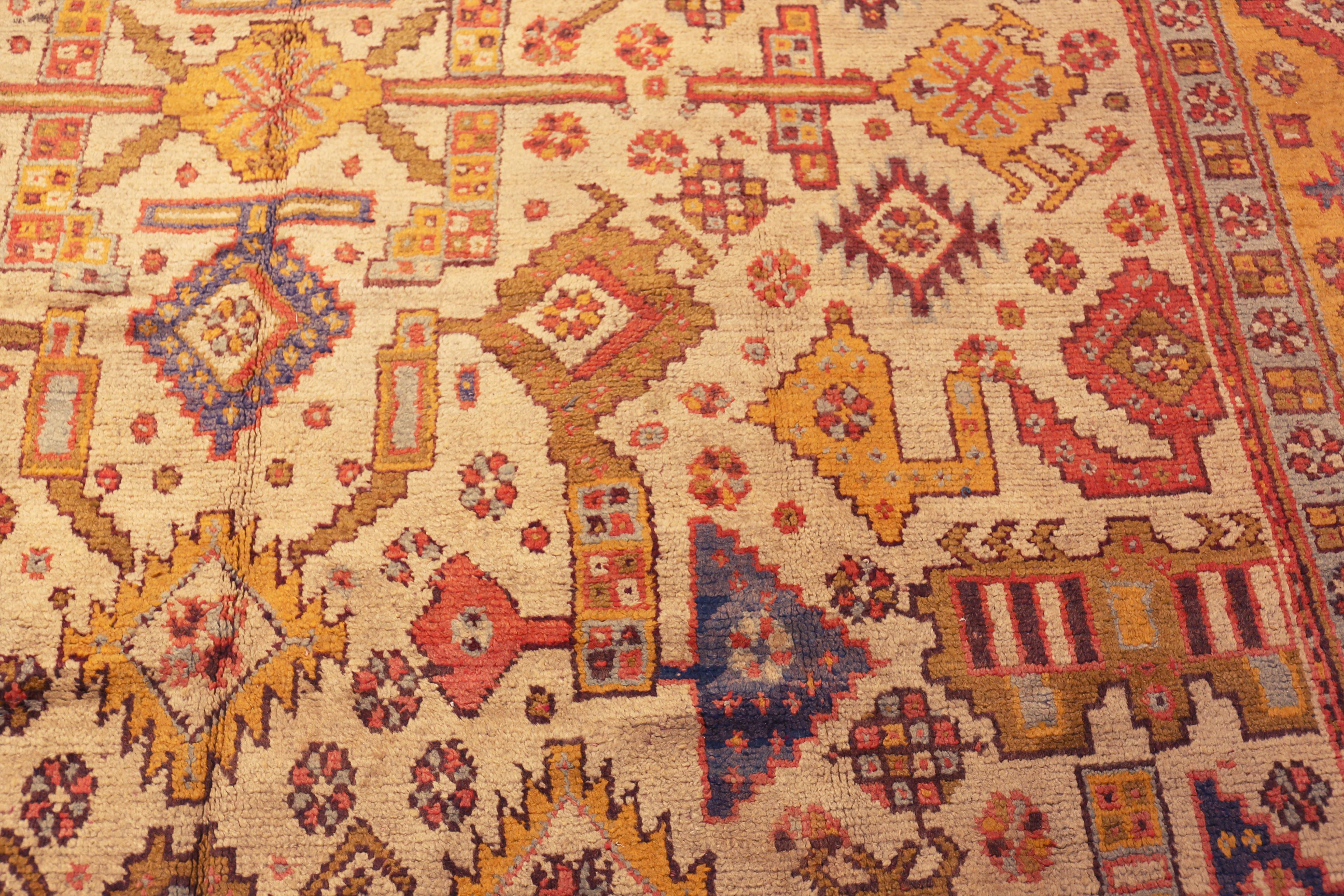 Nazmiyal Collection Antike türkische Oushak Teppich 10 ft 9 in x 14 ft 5 in im Zustand „Gut“ im Angebot in New York, NY