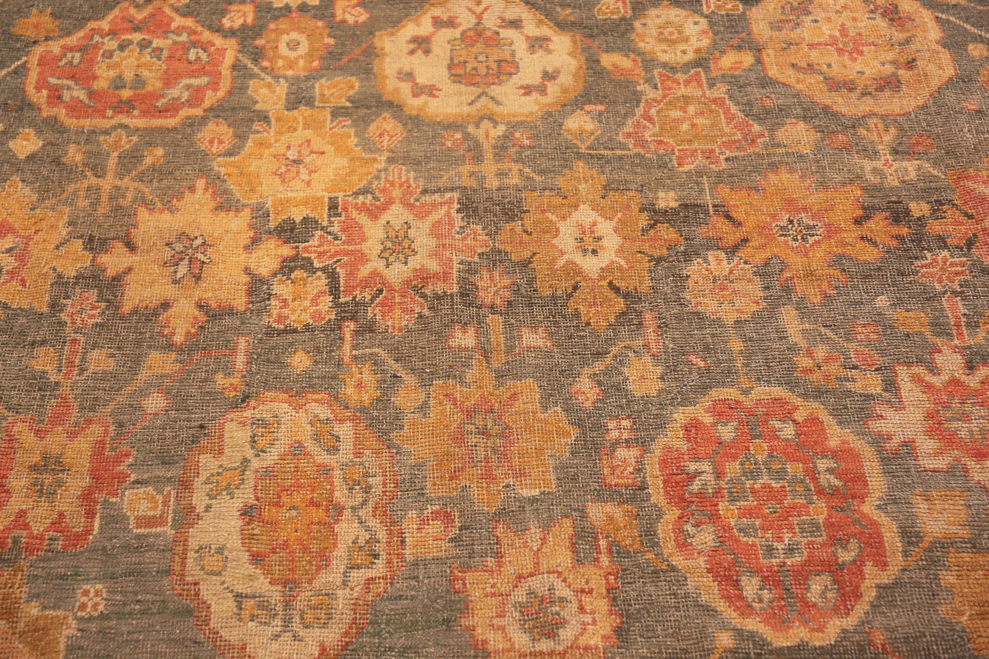 Antique Turkish Oushak Rug. 12 ft 6 in x 15 ft 2 in  In Good Condition For Sale In New York, NY