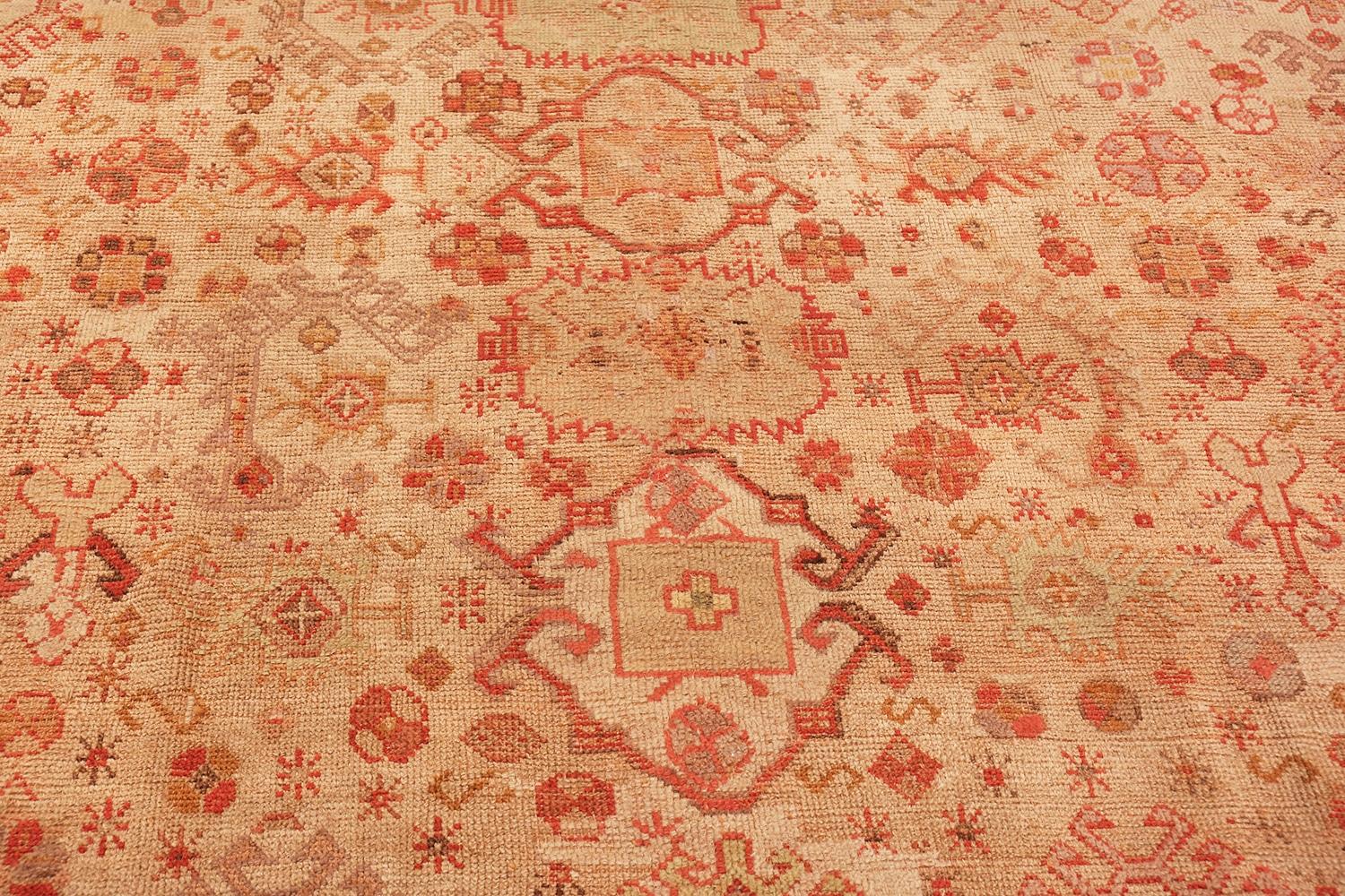 Nazmiyal Collection Antique Turkish Oushak Rug. Size: 10 Ft x 12 Ft 3 in  In Good Condition In New York, NY