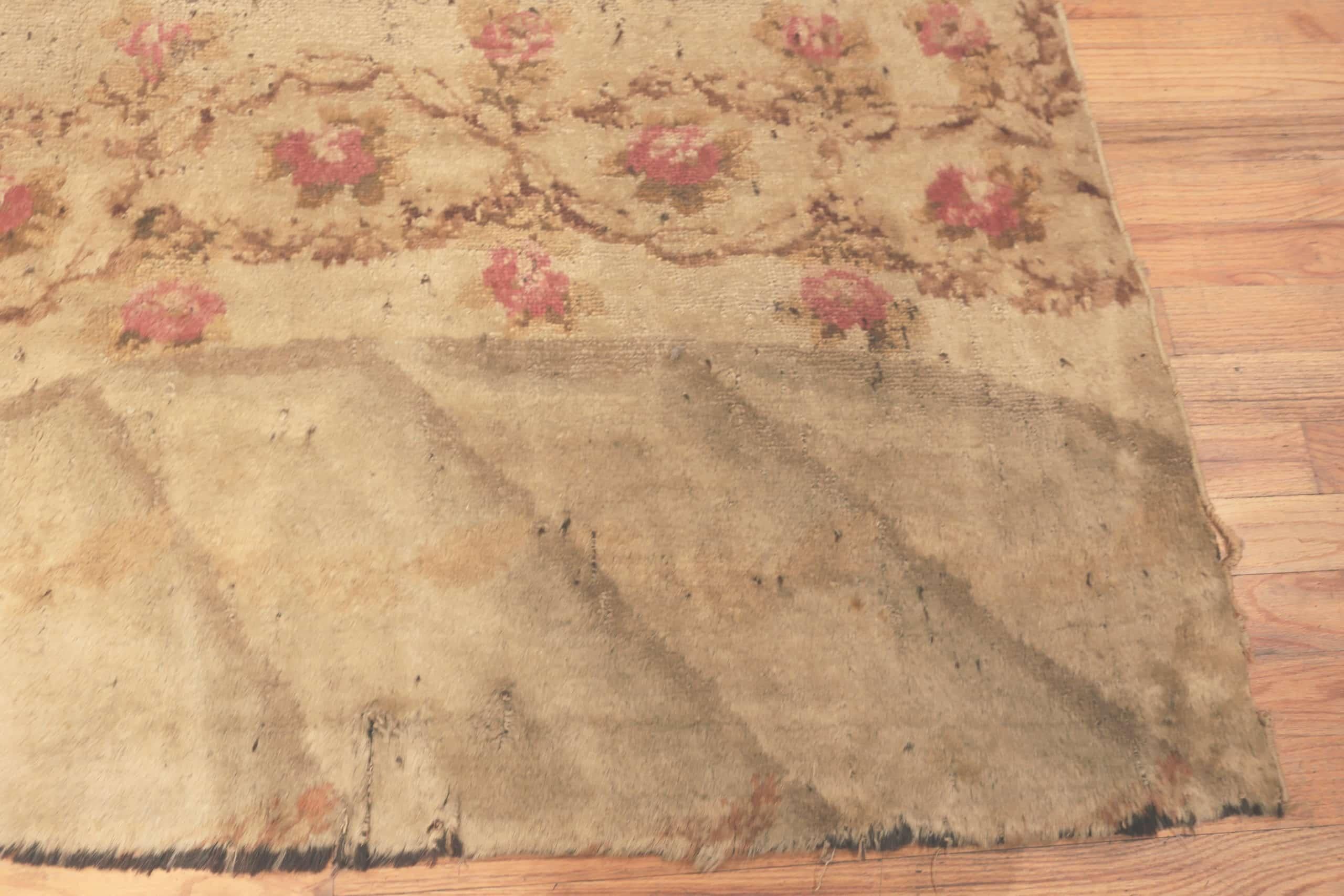 Nazmiyal Collection Alfombra Ucraniana Antigua 13 pies 8 pulgadas x 14 pies 9 pulgadas Anudado a mano en venta