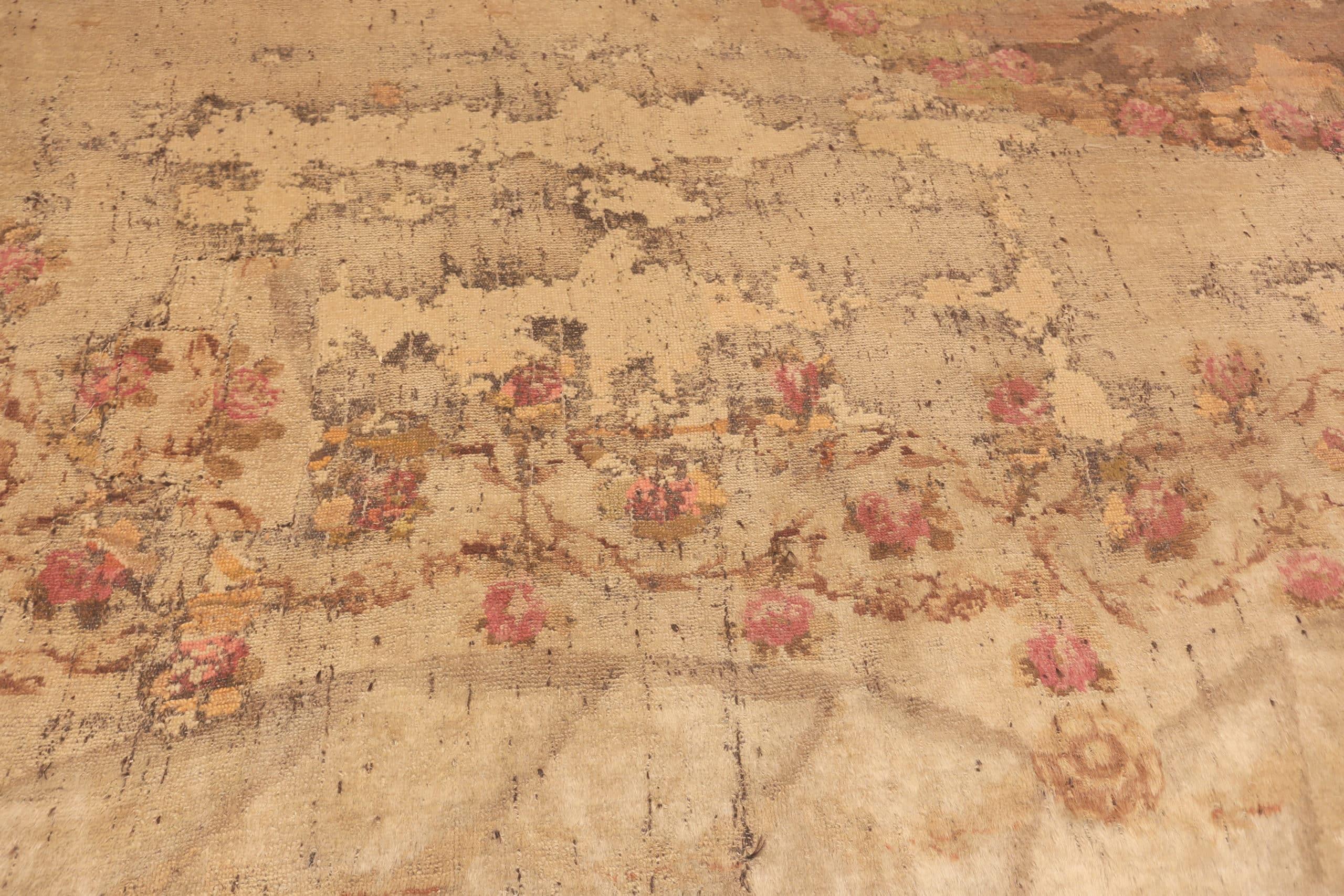 Nazmiyal Collection Alfombra Ucraniana Antigua 13 pies 8 pulgadas x 14 pies 9 pulgadas en Bueno estado para la venta en New York, NY