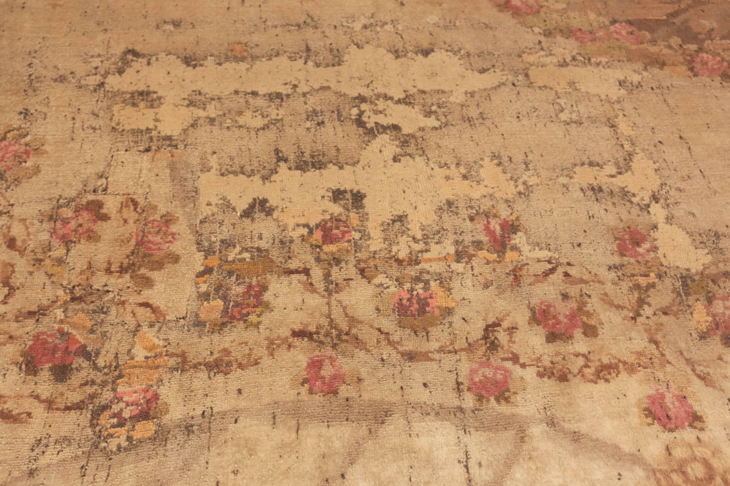 Nazmiyal Collection Alfombra Ucraniana Antigua 13 pies 8 pulgadas x 14 pies 9 pulgadas siglo XIX en venta