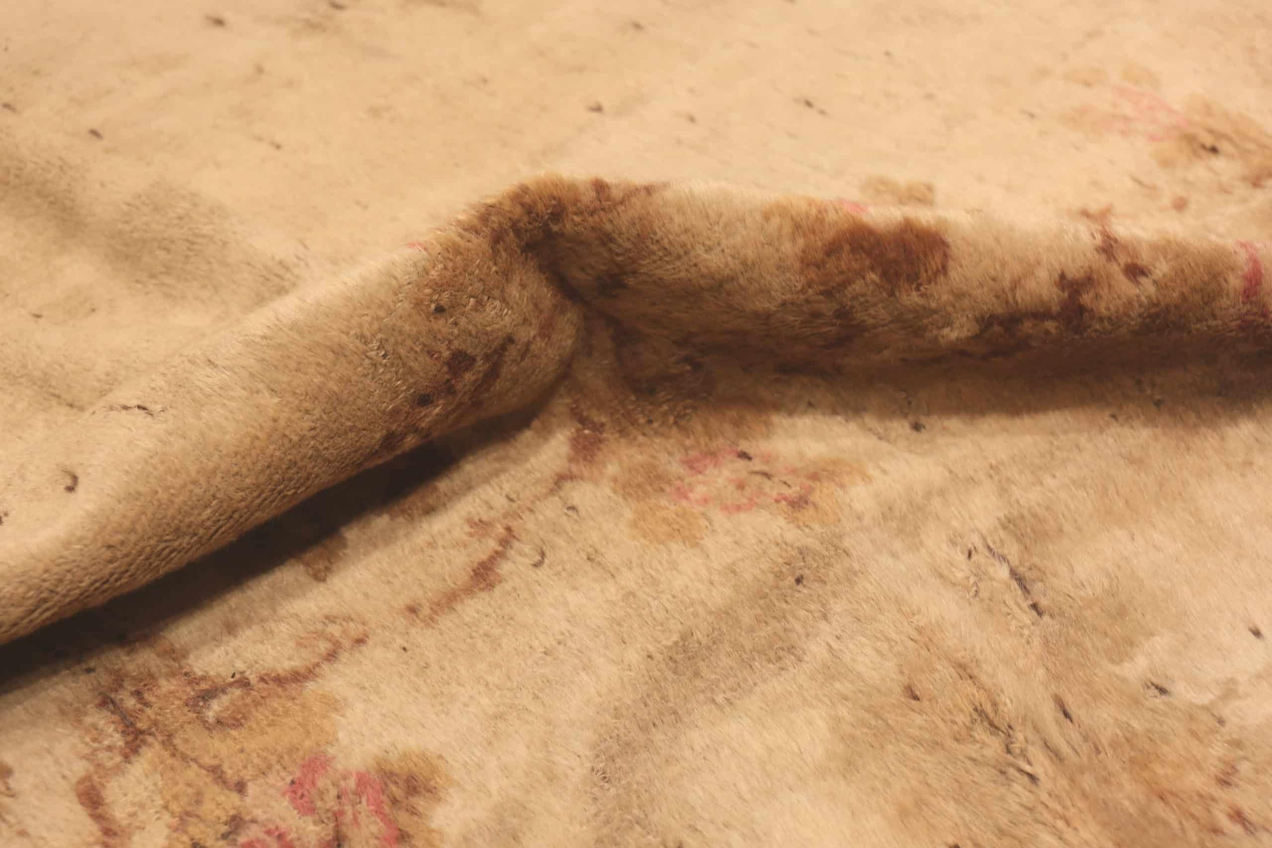 Nazmiyal Collection Alfombra Ucraniana Antigua 13 pies 8 pulgadas x 14 pies 9 pulgadas en venta 1