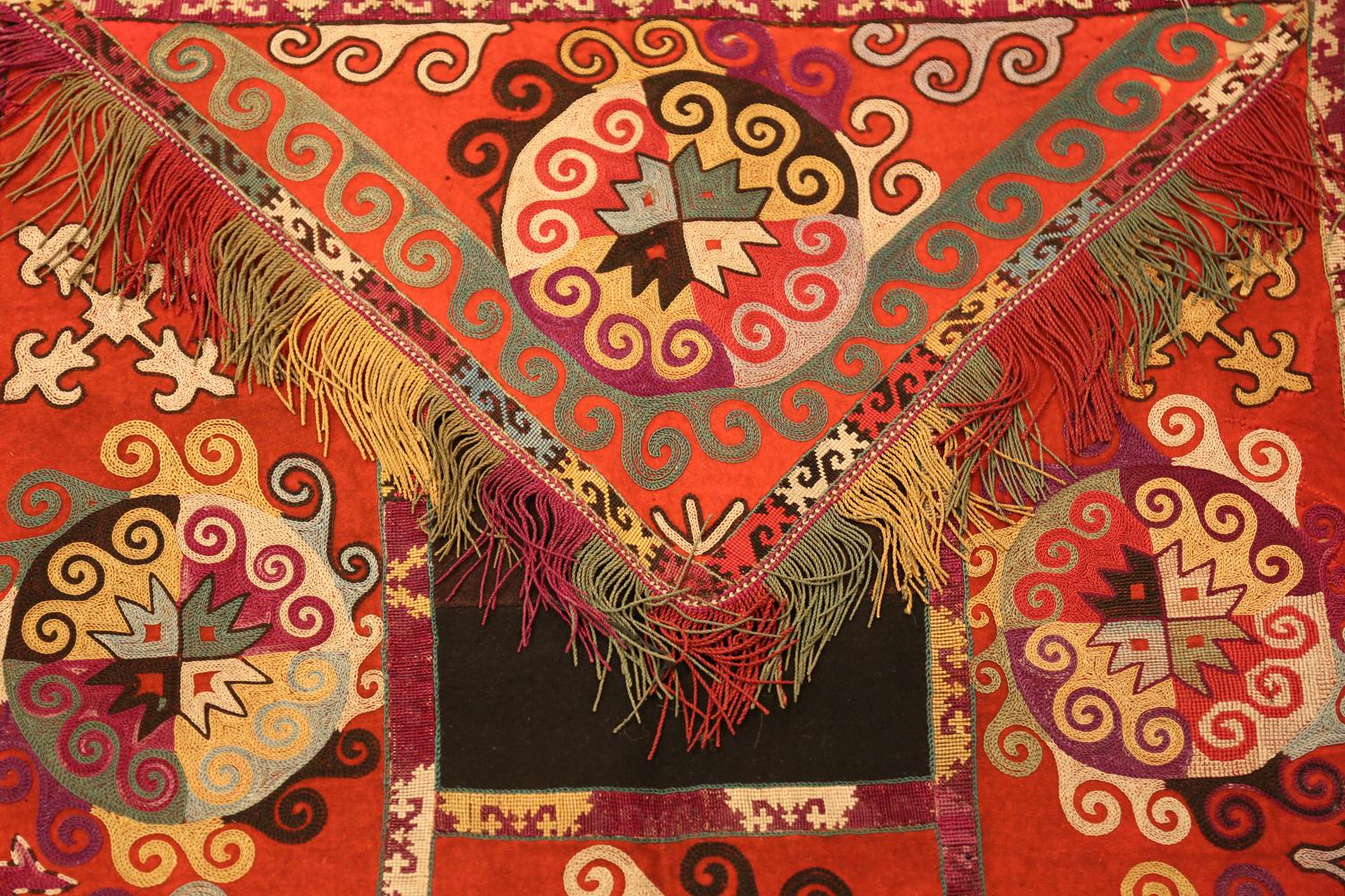 Nazmiyal Collection Antique Uzbek Lakhai Set 2 ft x 2 ft in vendita 3