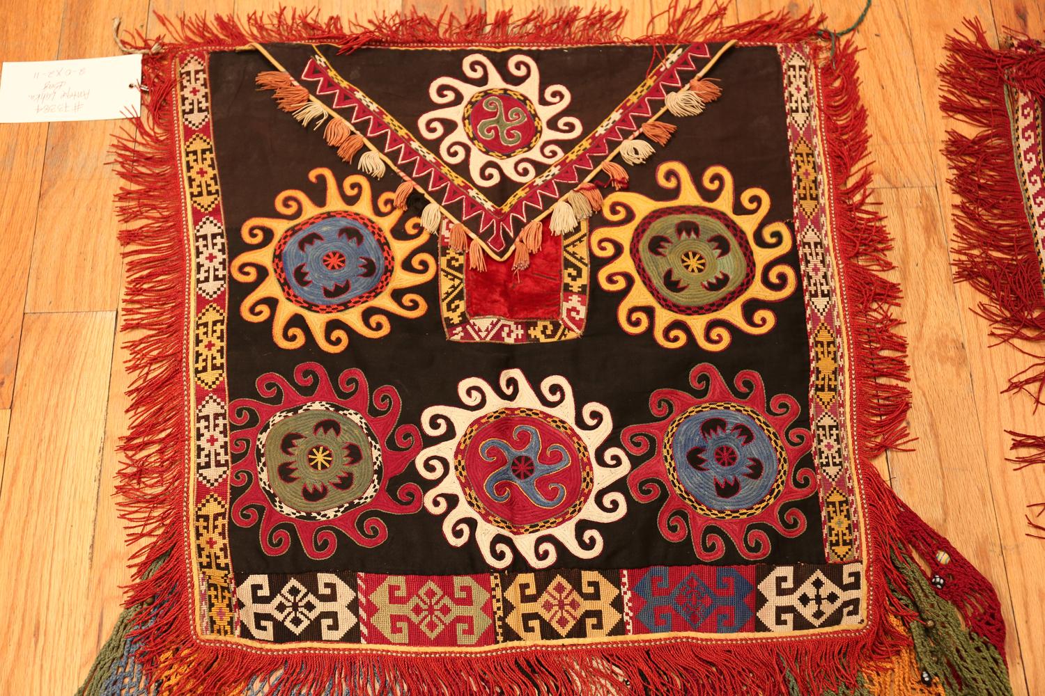 Nazmiyal Collection Antique Uzbek Lakhai Set 2 ft x 2 ft in vendita 5