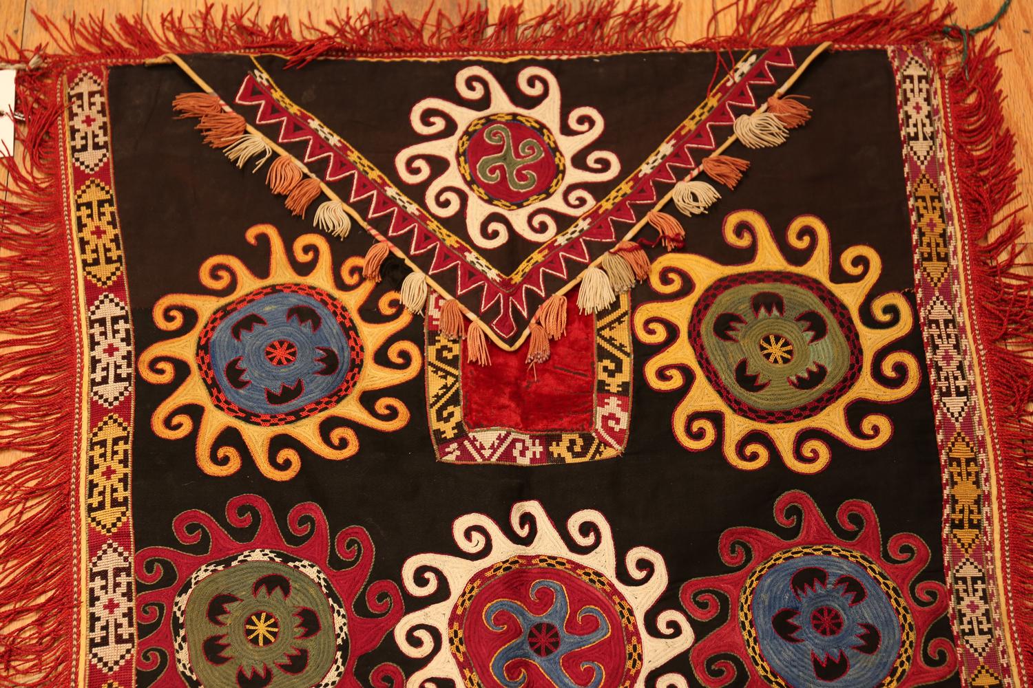 Nazmiyal Collection Antique Uzbek Lakhai Set 2 ft x 2 ft in vendita 6