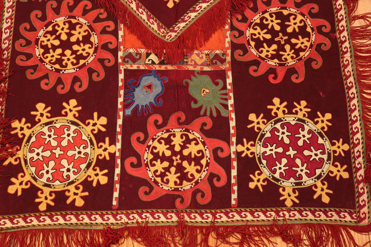 Nazmiyal Collection Antique Uzbek Lakhai Set 2 ft x 2 ft In condizioni buone in vendita a New York, NY