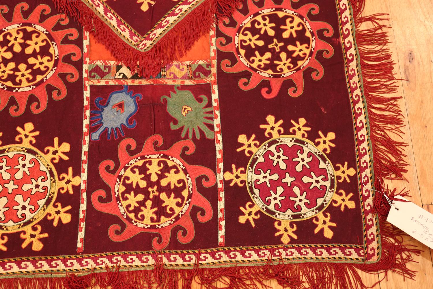 XIX secolo Nazmiyal Collection Antique Uzbek Lakhai Set 2 ft x 2 ft in vendita