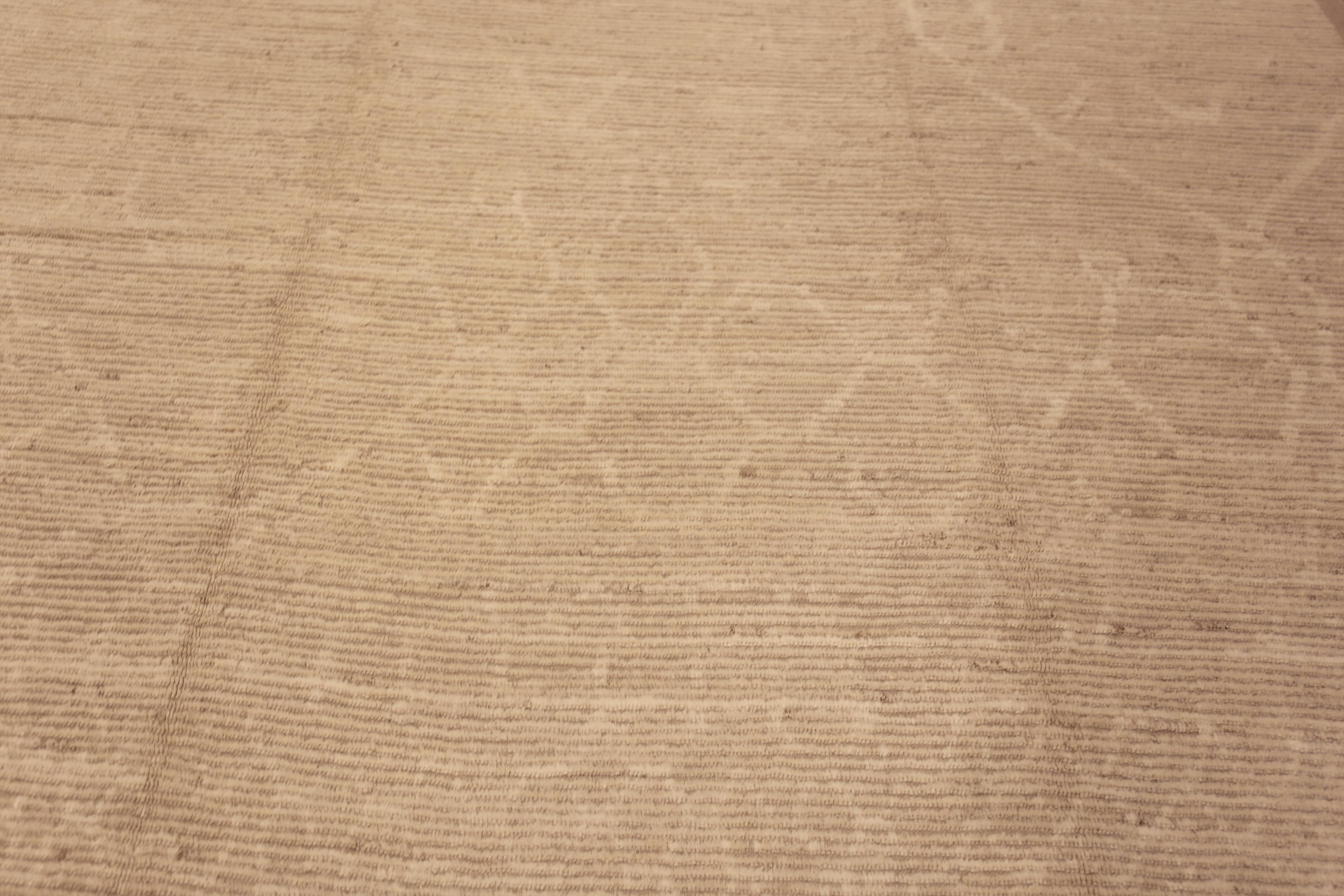 Tappeto moderno dal design tribale astratto e artistico di forma quadrata estremamente decorativo, Paese d'origine: Asia centrale, Data di realizzazione: Tappeto moderno -