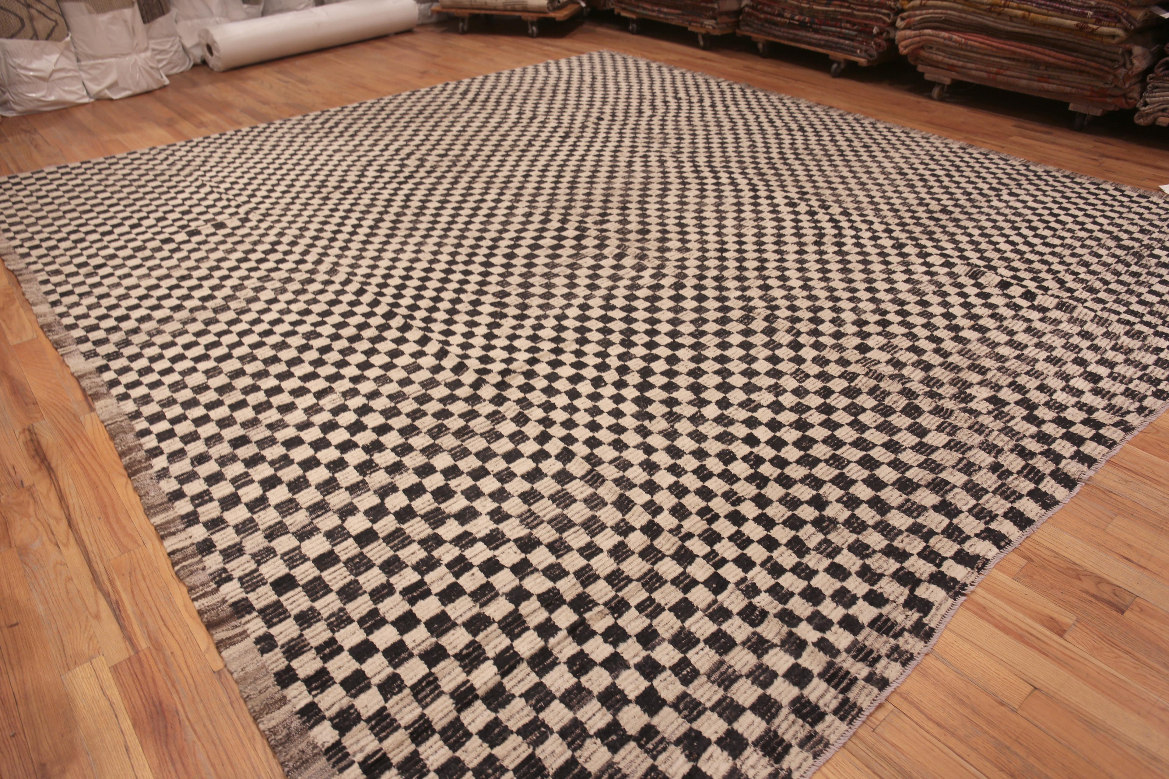 Hand-Knotted Nazmiyal Collection Black and White Checker Design Modern Rug 14'6