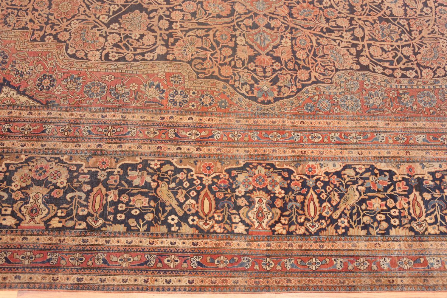 Nazmiyal Collection Tappeto blu antico Mohtashem Kashan 9 ft 9 in x 13 ft In condizioni buone in vendita a New York, NY