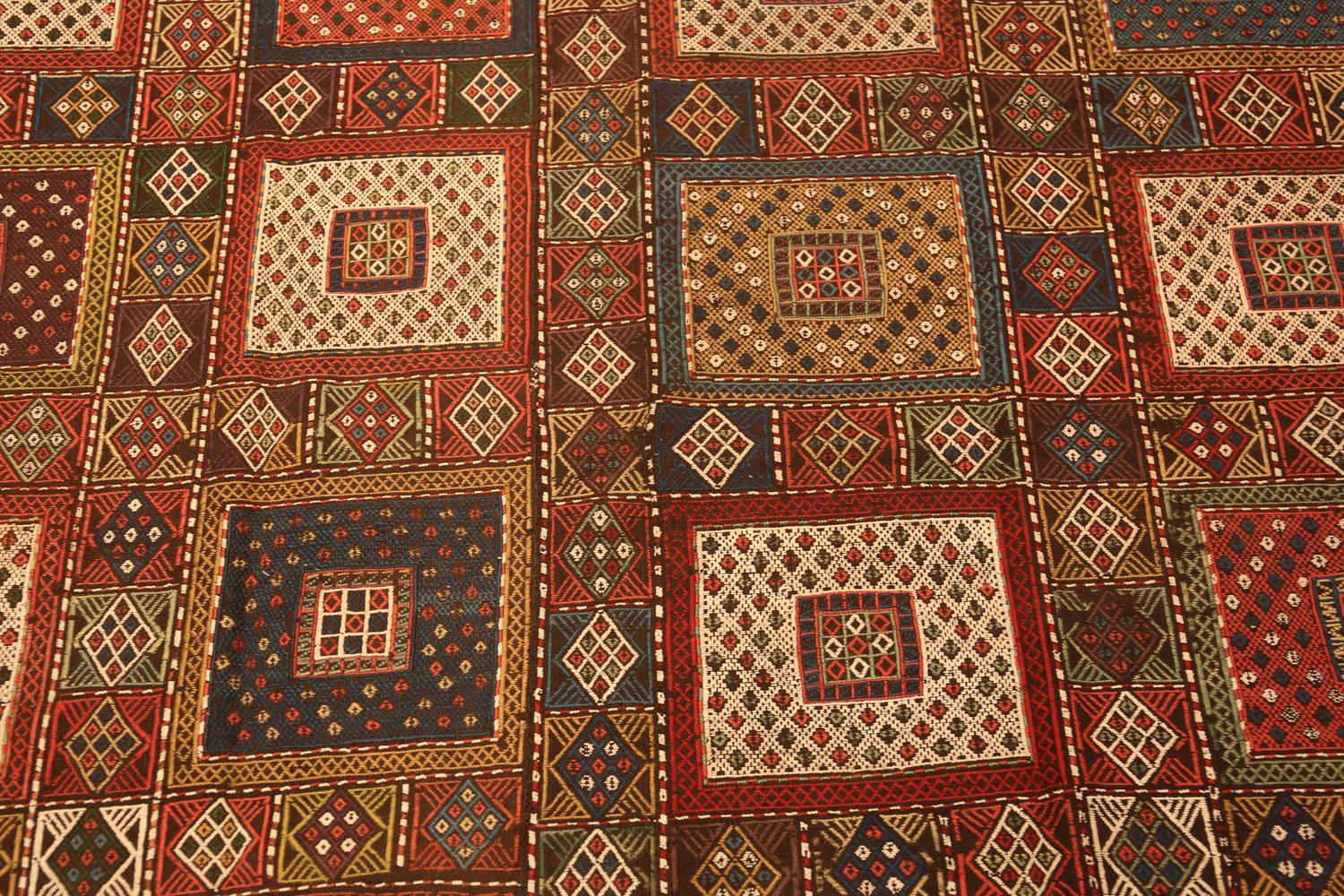Nazmiyal Collection kaukasischen Verneh Kilim 5 ft 11 in x 7 ft 5 in (Kaukasisch) im Angebot