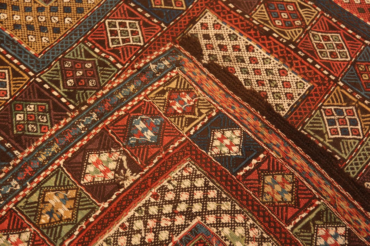 Nazmiyal Collection kaukasischen Verneh Kilim 5 ft 11 in x 7 ft 5 in im Zustand „Gut“ im Angebot in New York, NY