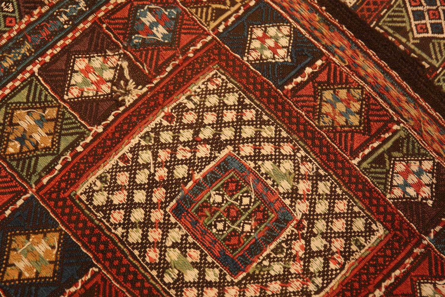 Nazmiyal Collection kaukasischen Verneh Kilim 5 ft 11 in x 7 ft 5 in (Wolle) im Angebot